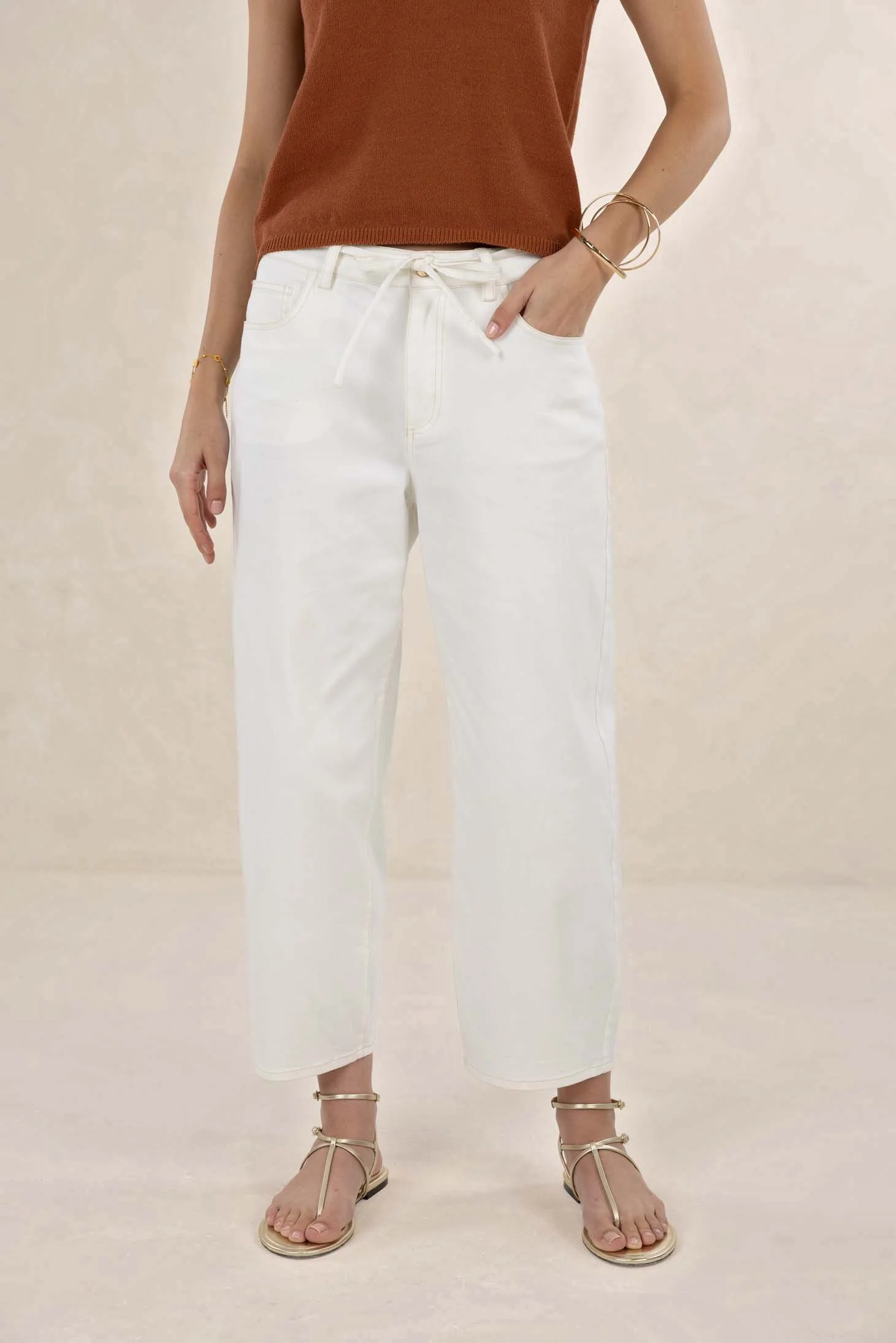 HS26502_IVYBARRELLJEAN (4).jpg