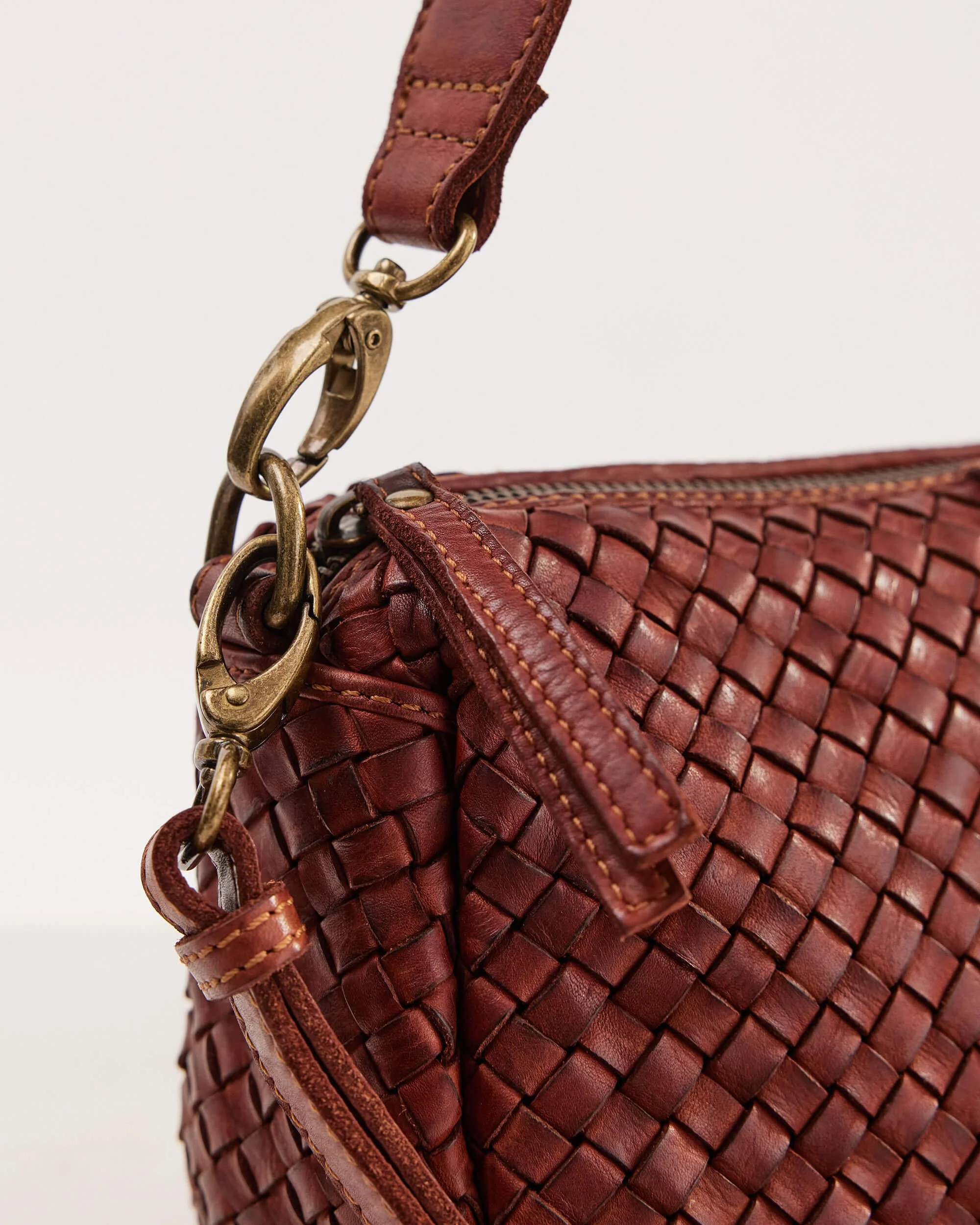 Basque Midi Amber Detail.jpg