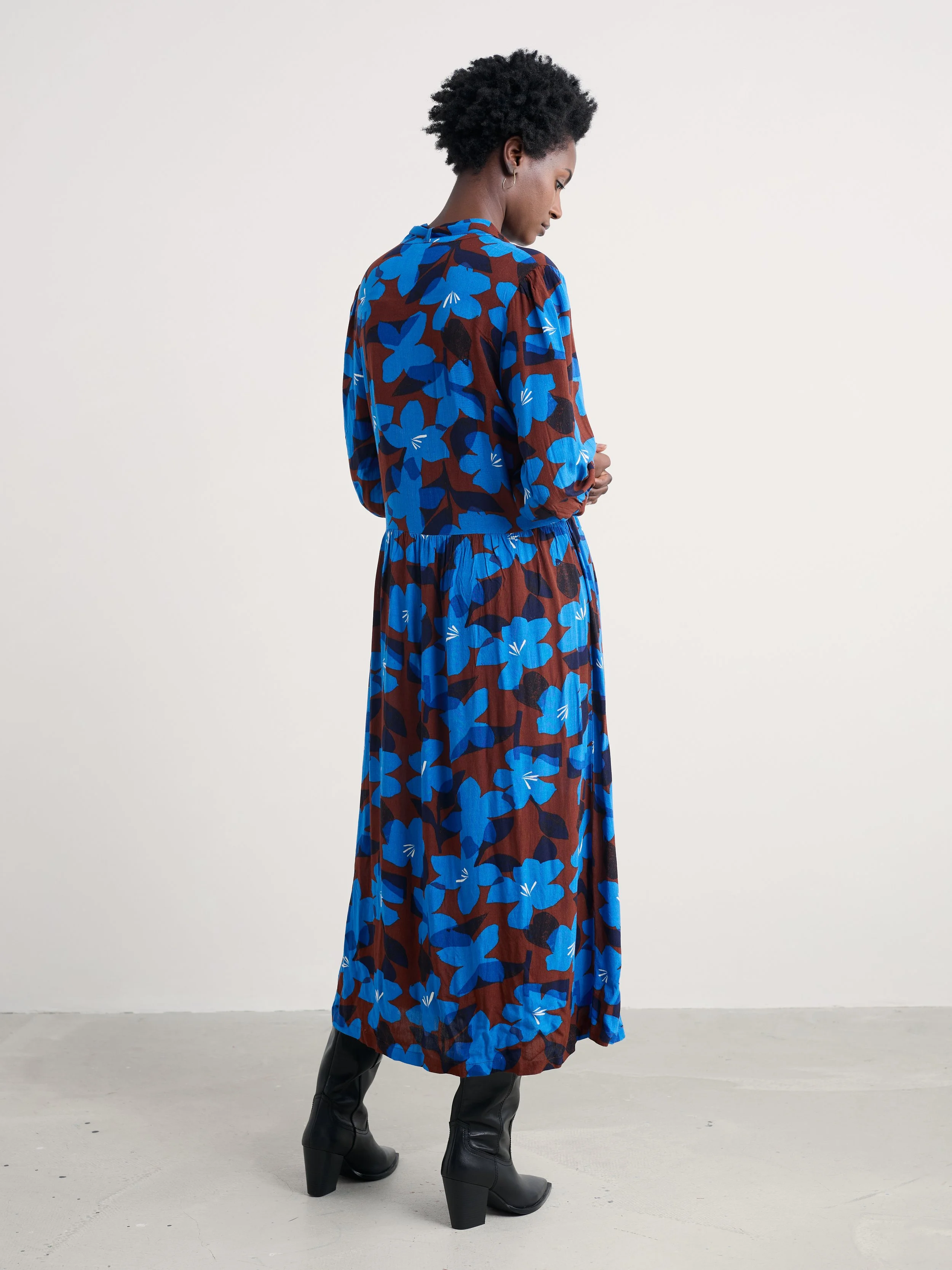 Harbour Cove Dress - Macro Flower Cocoa - 2.jpg