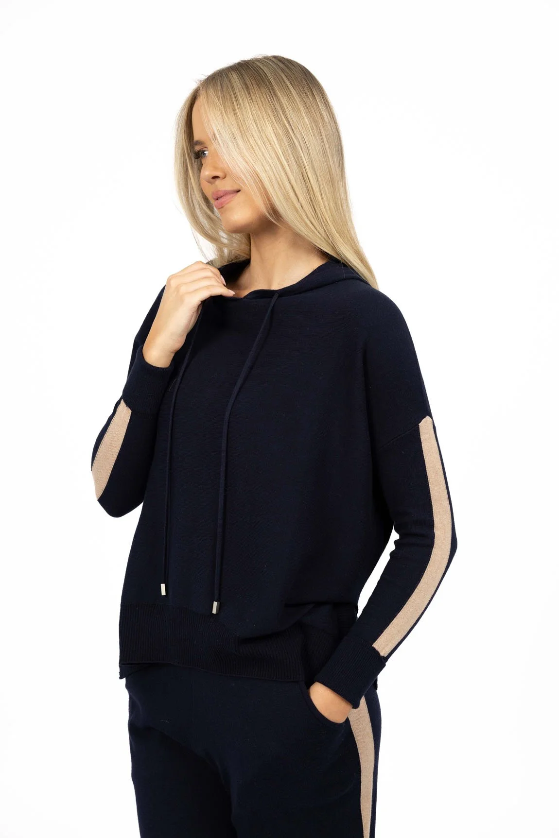 HW26318 - PEYTON HOODIE - NAVY.jpg