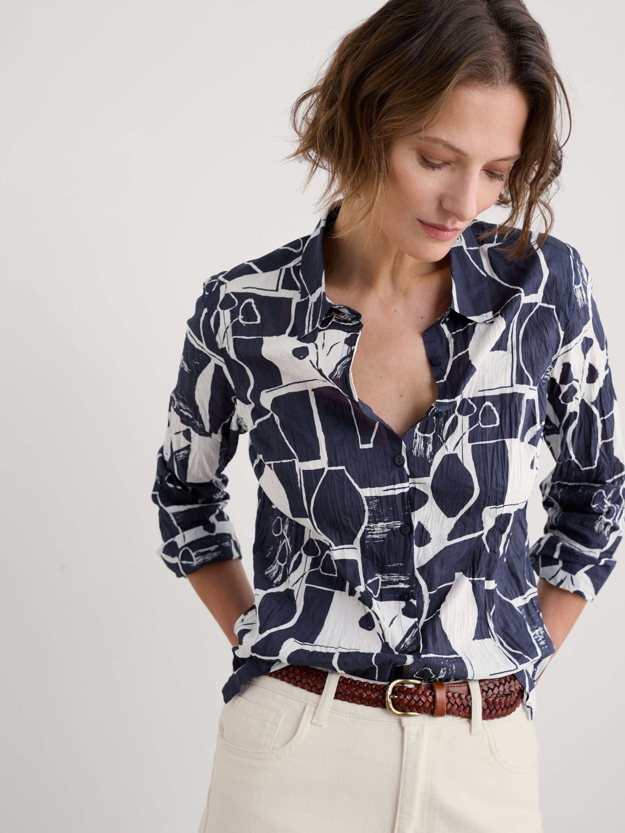 Larissa Shirt - Window Painting Maritime - 4.jpg
