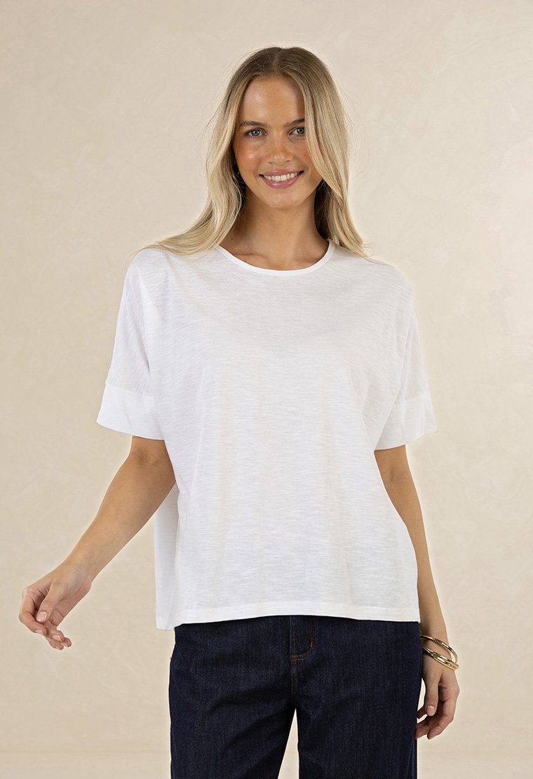 HS26303_DIPPY TEE WHITE.jpg