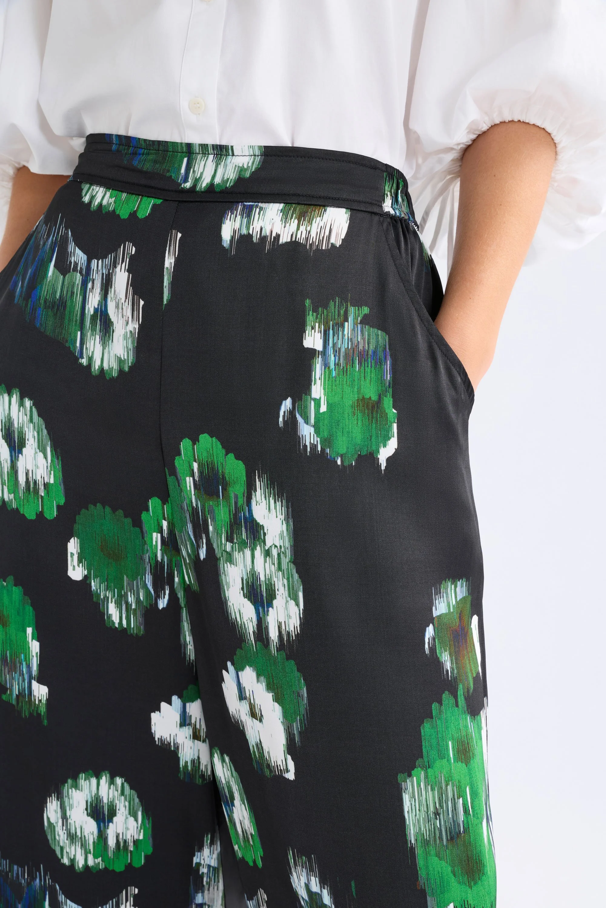 arkite pant close up.jpeg