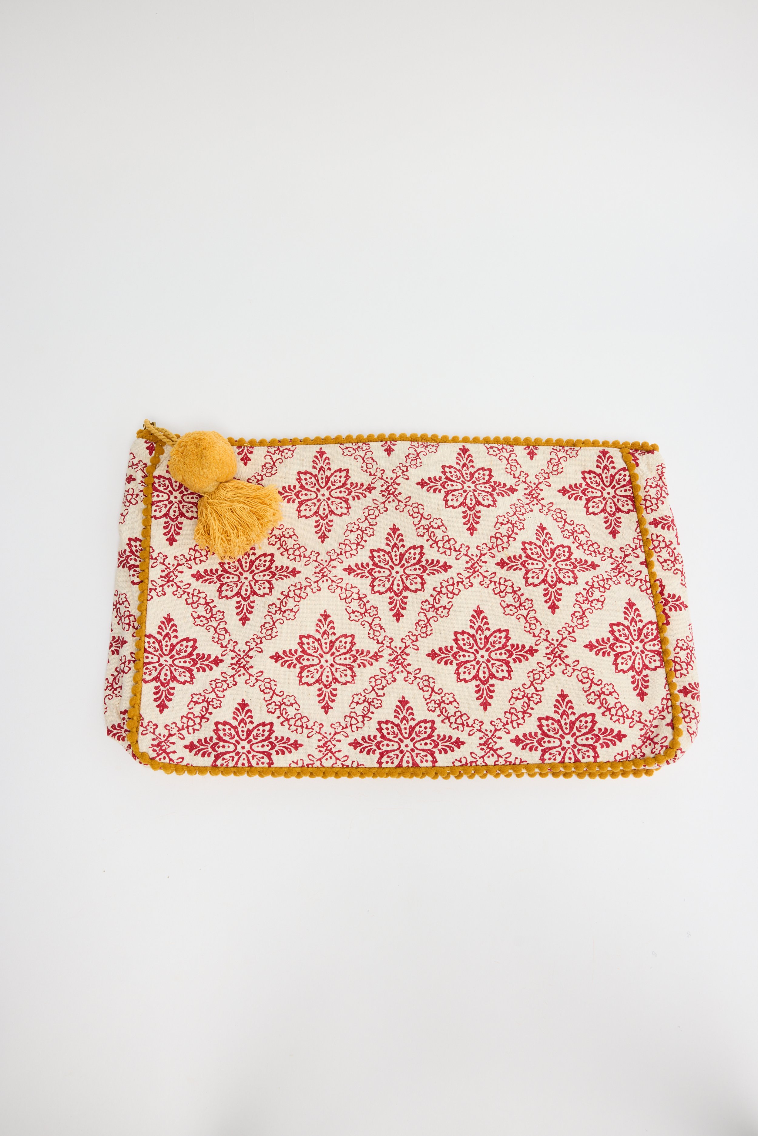 HA26248_Liana Pouch_Red_1.jpg