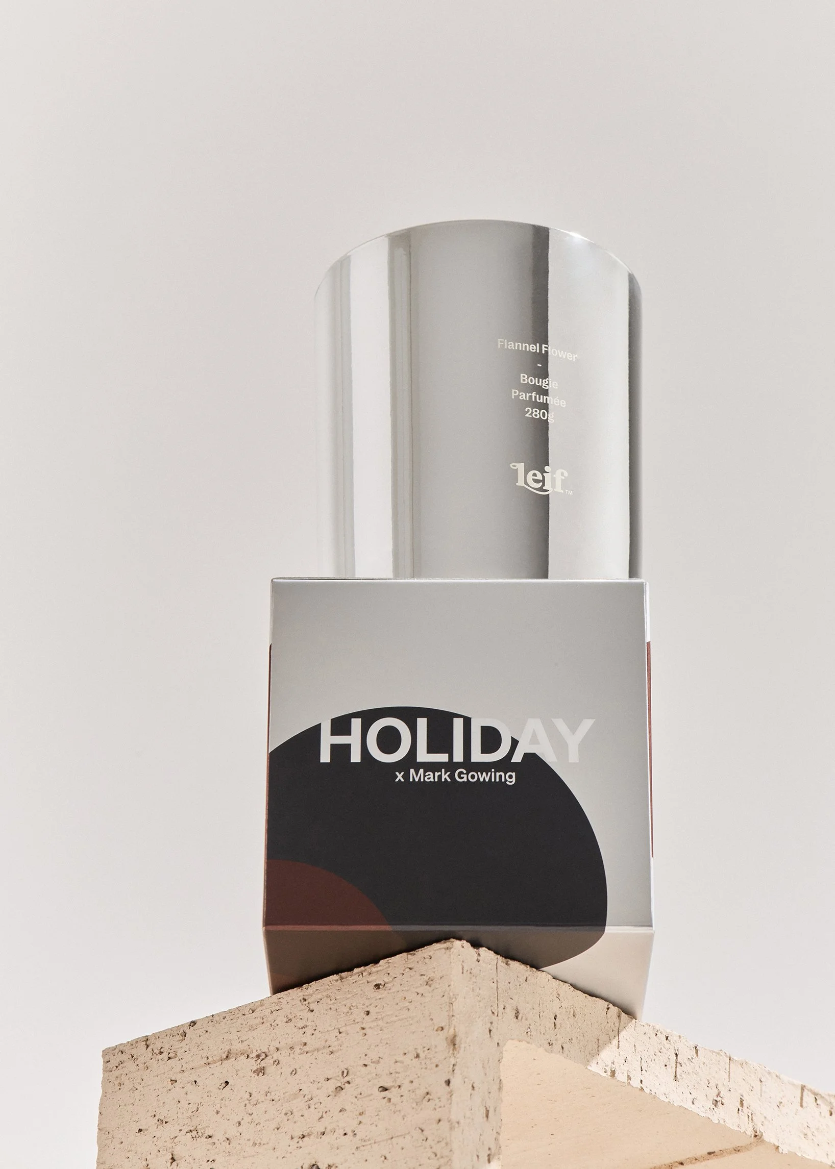 CAFF280_X25 Limited Edition Holiday Flannel Flower Scented Candle_01.jpg