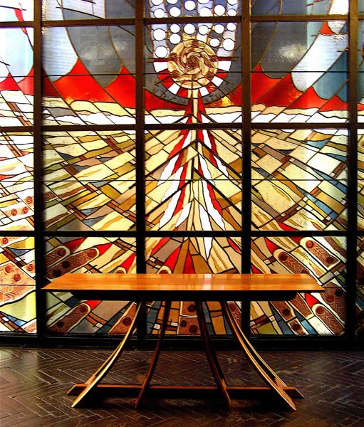 St James altar, Sydney. Design and fabrication by Leon Sadubin. Image courtesy of http://www.leonsadubin.com.au 