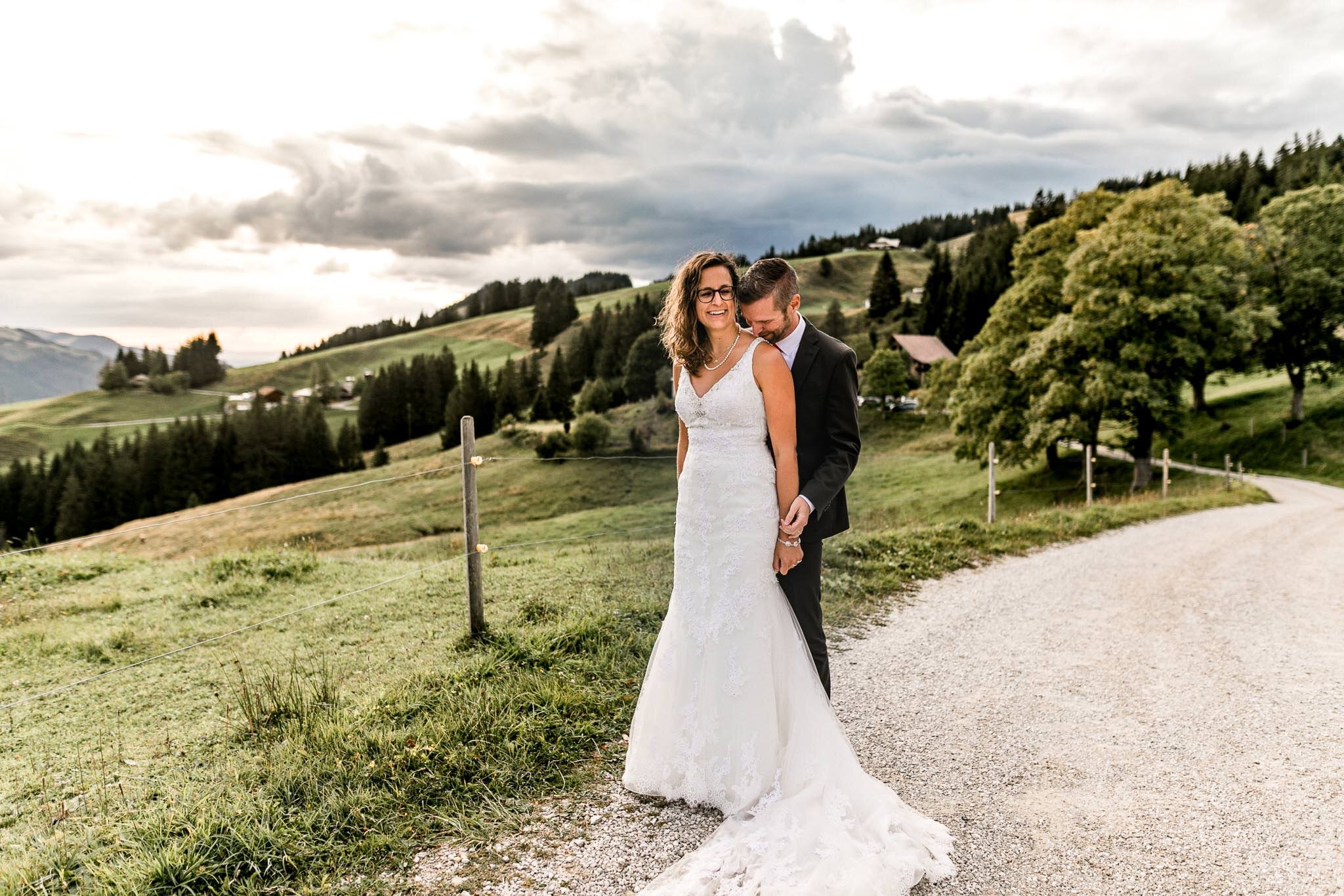 SwissMountainWeddingElopement_13.jpg