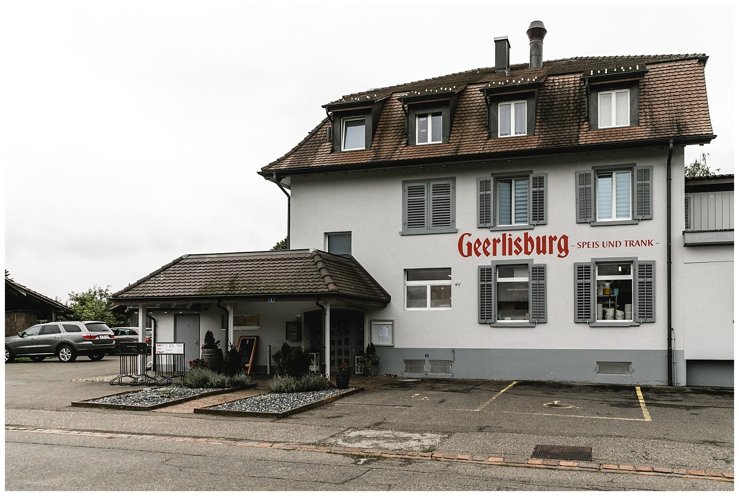 Rainy_Regenhochzeit_Kloten_Wedding_Switzerland_1.jpg