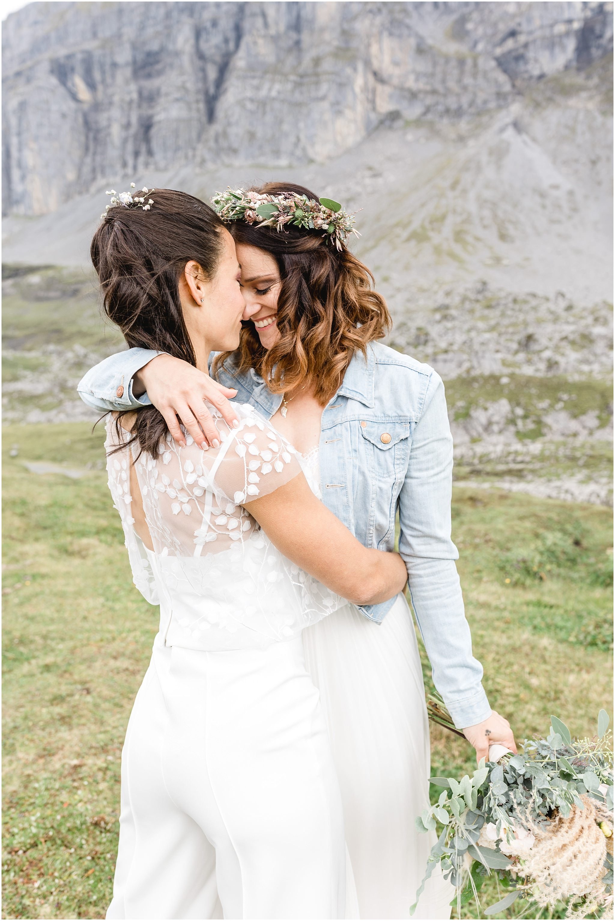 lesbian_lgbtq_mountain_elopement_switzerland_2.jpg