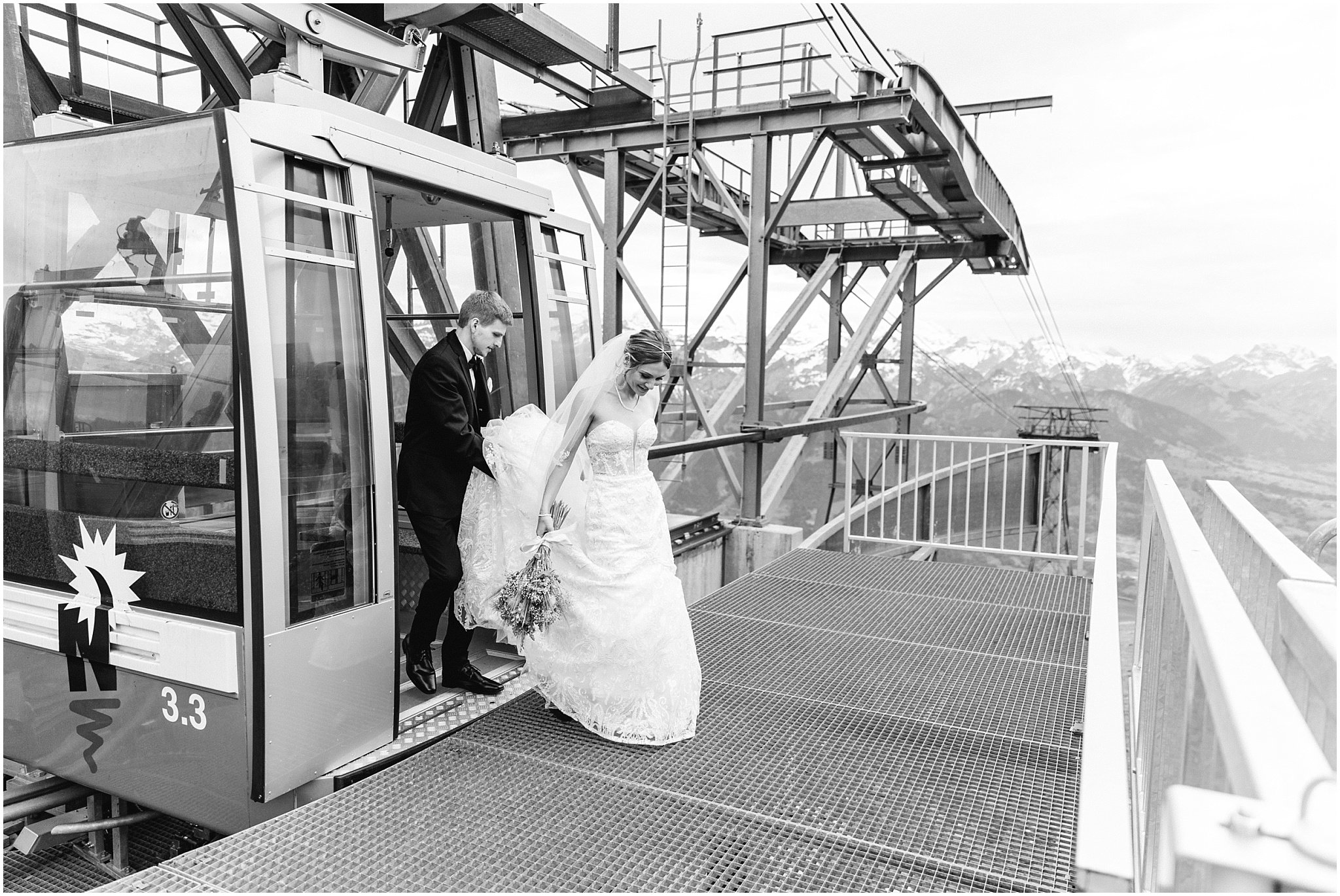 Switzerland-elopement-Grindelwald-Beatenberg-Niederhorn-Interlaken-US-swiss-Planner-photographer-AS_24.jpg