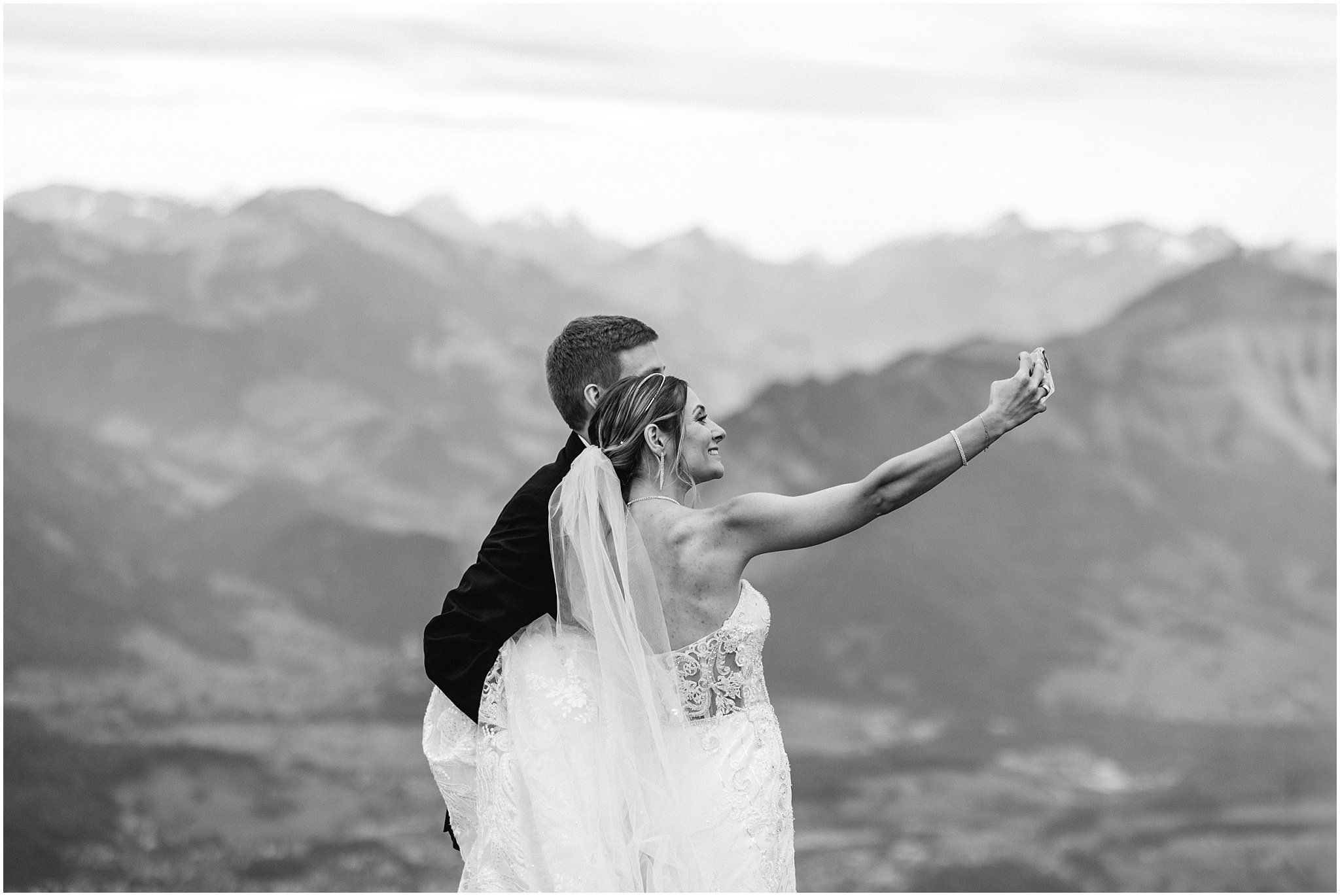 Switzerland-elopement-Grindelwald-Beatenberg-Niederhorn-Interlaken-US-swiss-Planner-photographer-AS_31.jpg