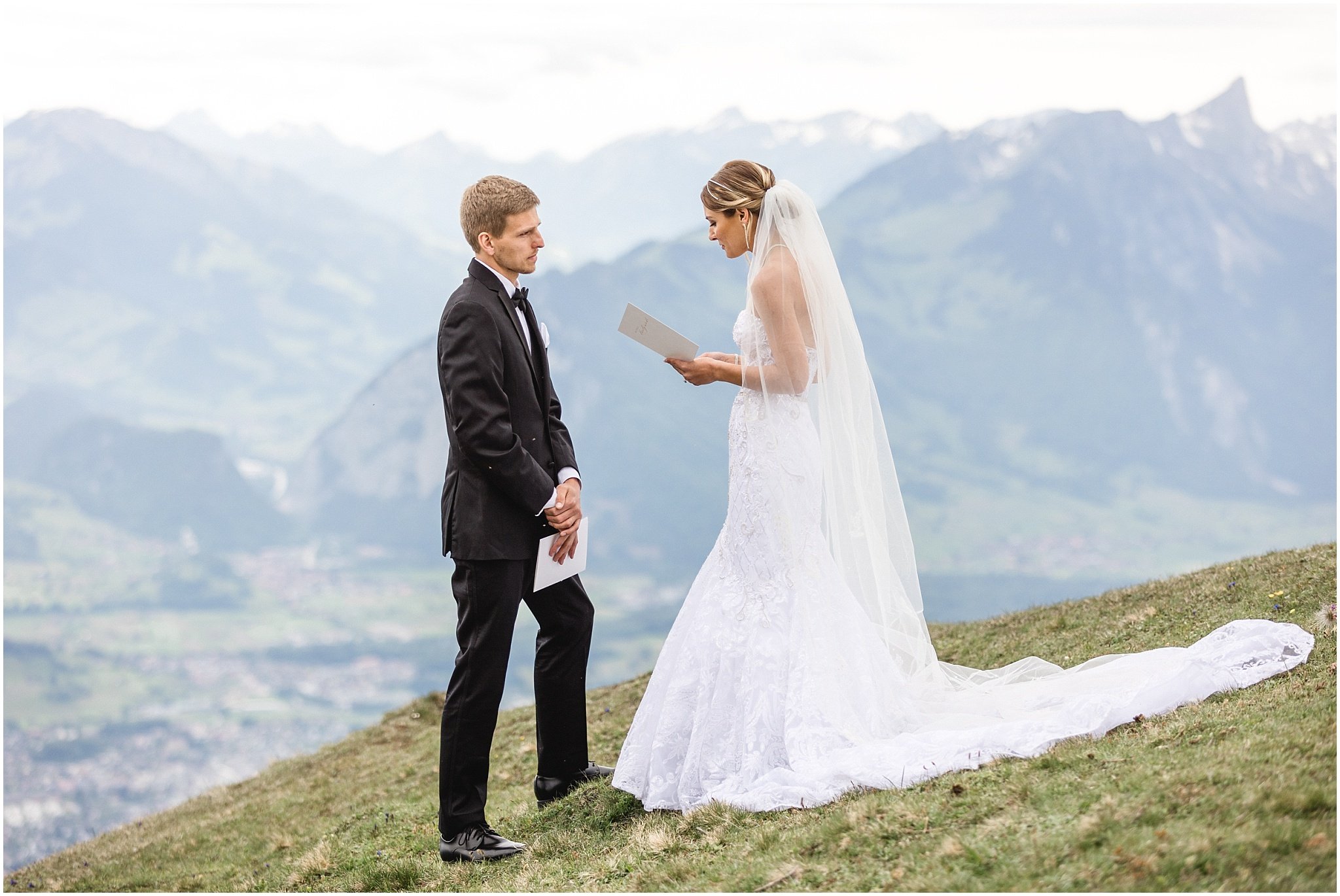 Switzerland-elopement-Grindelwald-Beatenberg-Niederhorn-Interlaken-US-swiss-Planner-photographer-AS_36.jpg