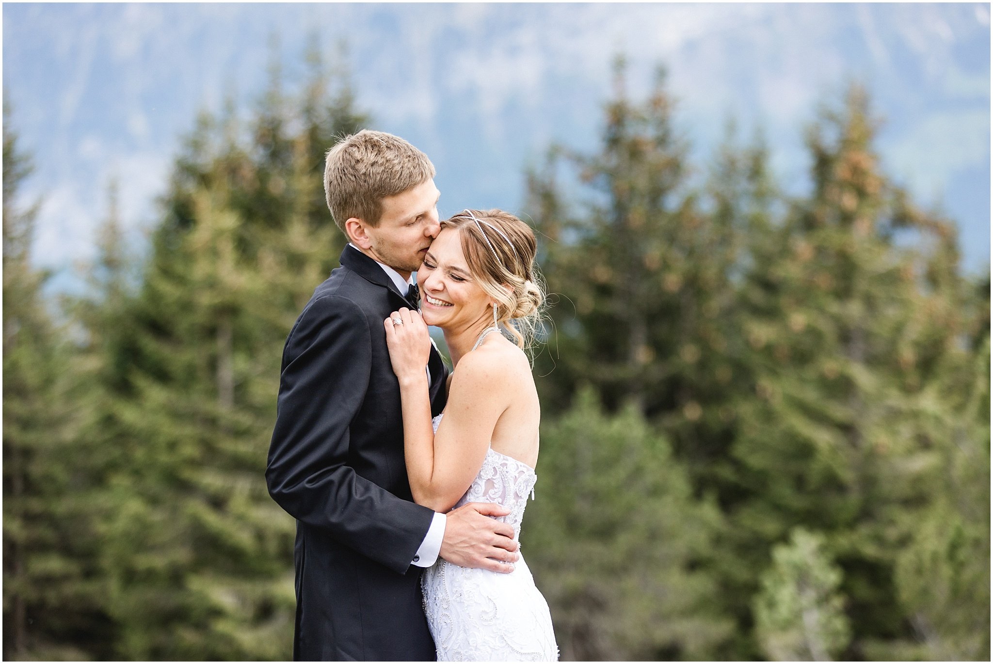 Switzerland-elopement-Grindelwald-Beatenberg-Niederhorn-Interlaken-US-swiss-Planner-photographer-AS_47.jpg