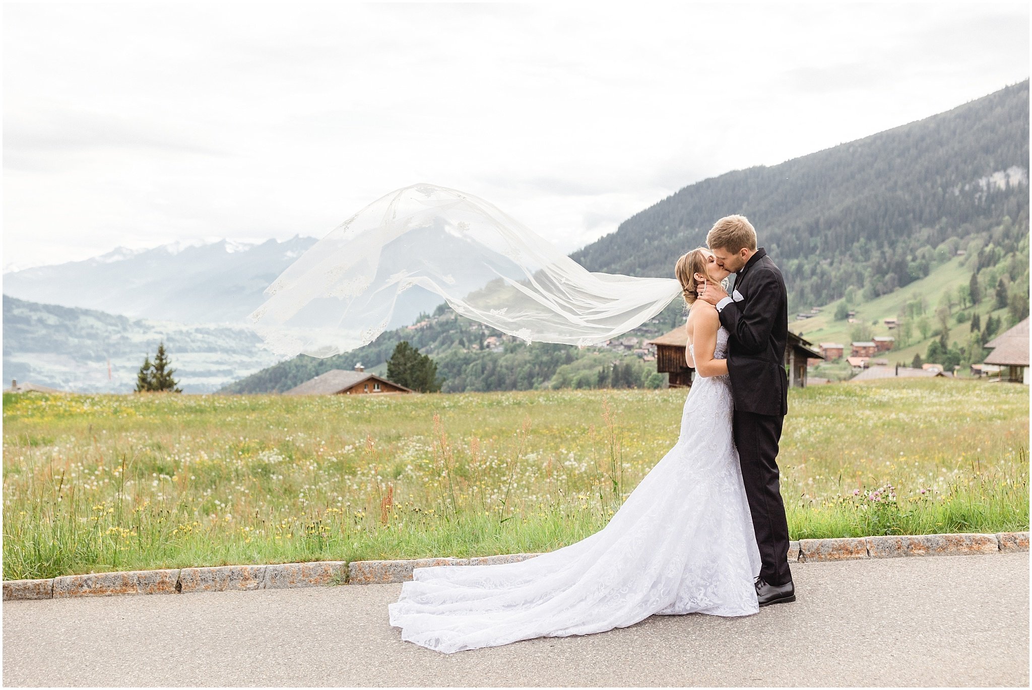 Switzerland-elopement-Grindelwald-Beatenberg-Niederhorn-Interlaken-US-swiss-Planner-photographer-AS_55.jpg