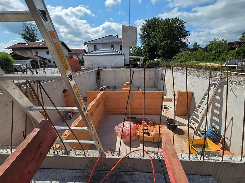  Bauherr: privat  Fertigstellung: 2027  Wohnfläche: ca. 210 m²  Bauwerkskosten: k. A.  Leistungsphasen: 1-9 