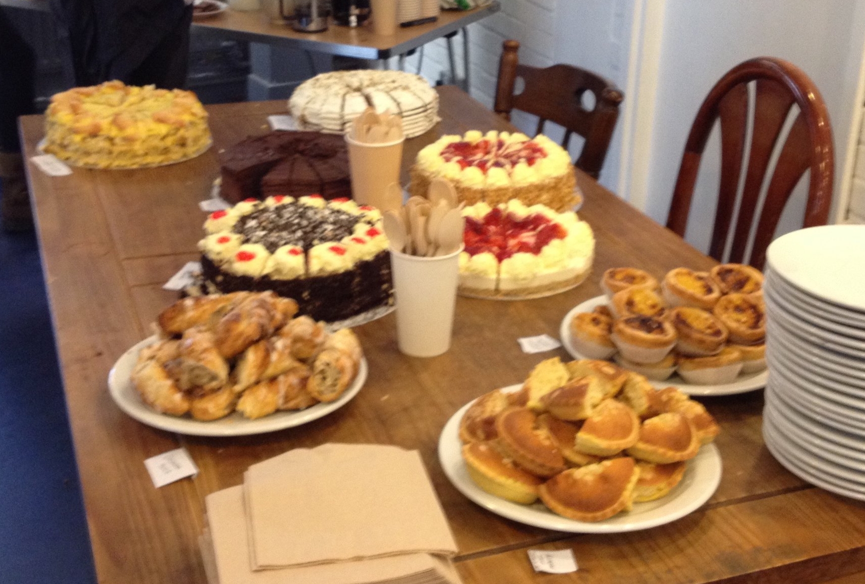 See all the cakes Sofia got. The pic is out of focus because I was clearly shaking with excitement.