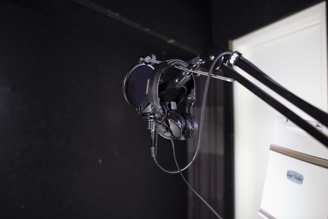 Do you recordings in our speak studio facilities and have the support of our staff!