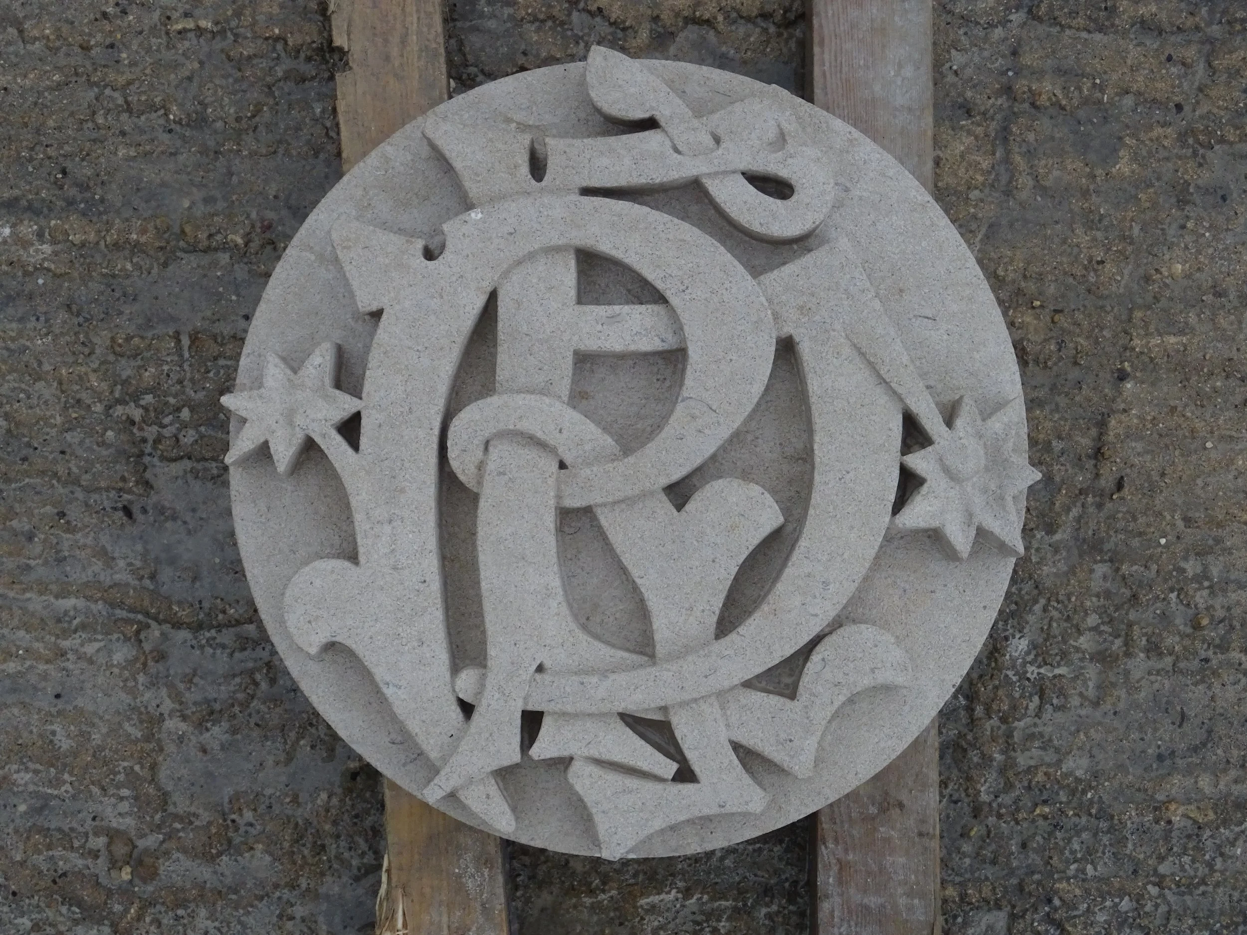 Randolph Hotel, Oxford - 'RH' raised intertwined letters