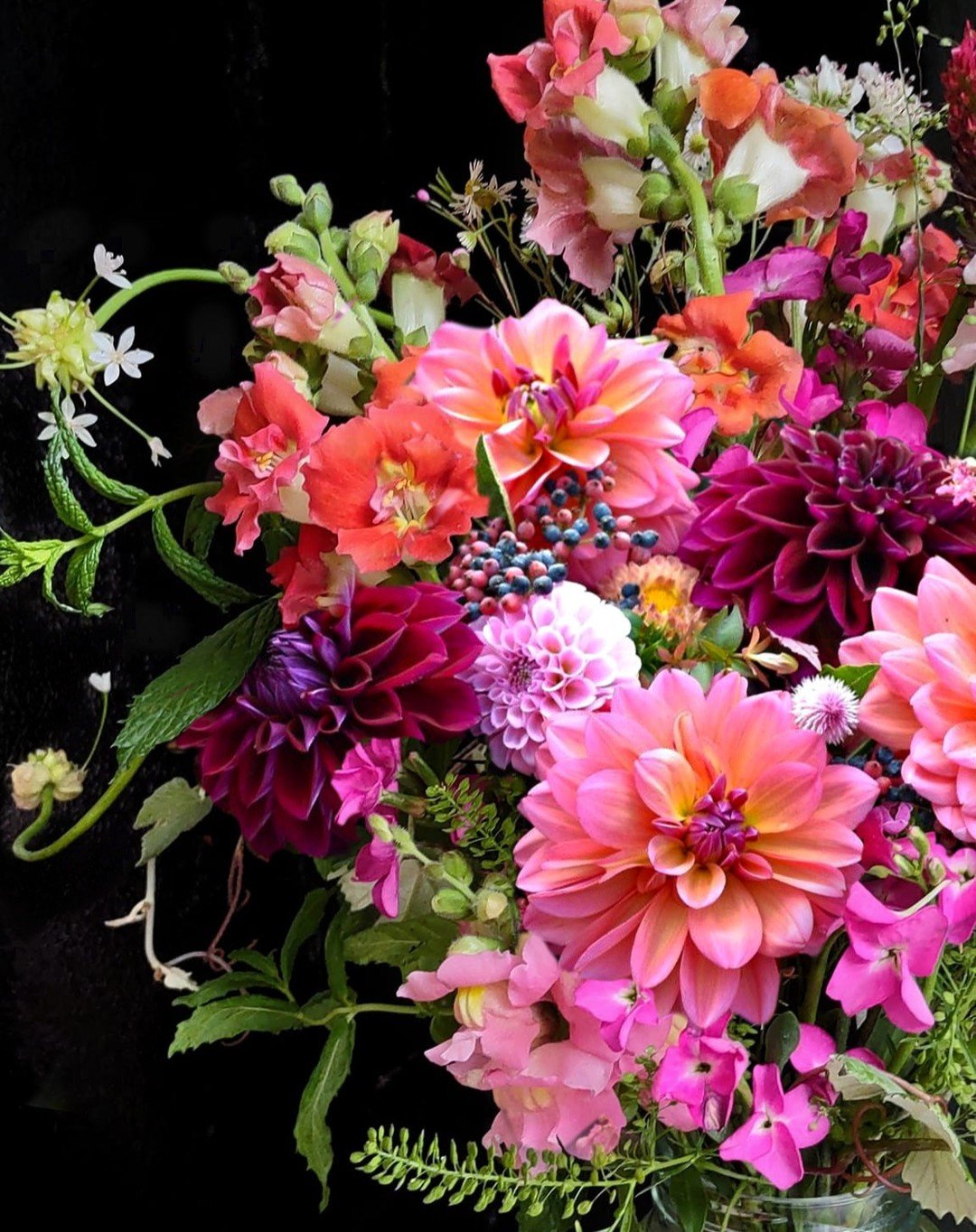 Spring Bridal Bouquet Inspiration. 
#bridalbouquetideas #springbouquet