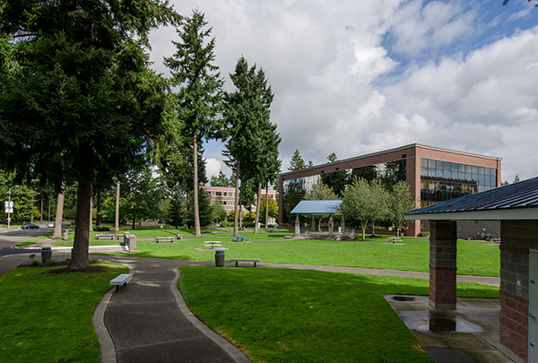 LaceyCampus-156-600px.jpg