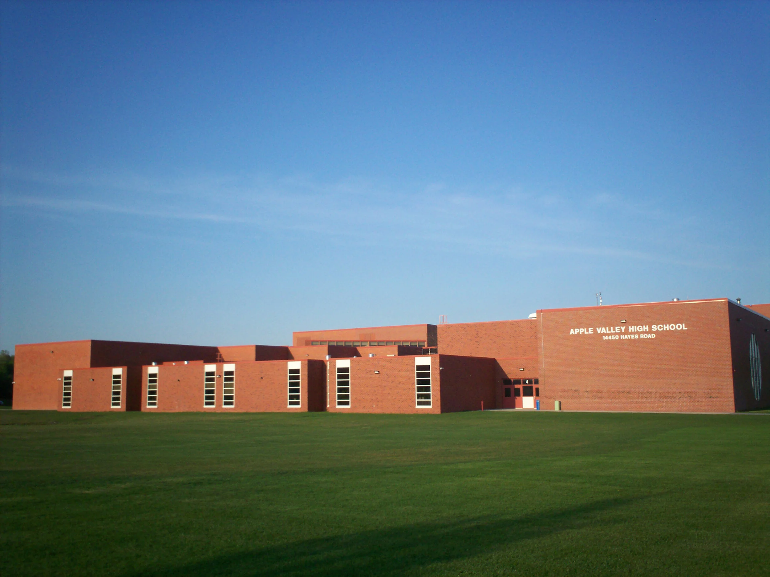 AppleValleyHighSchoolSide.jpg
