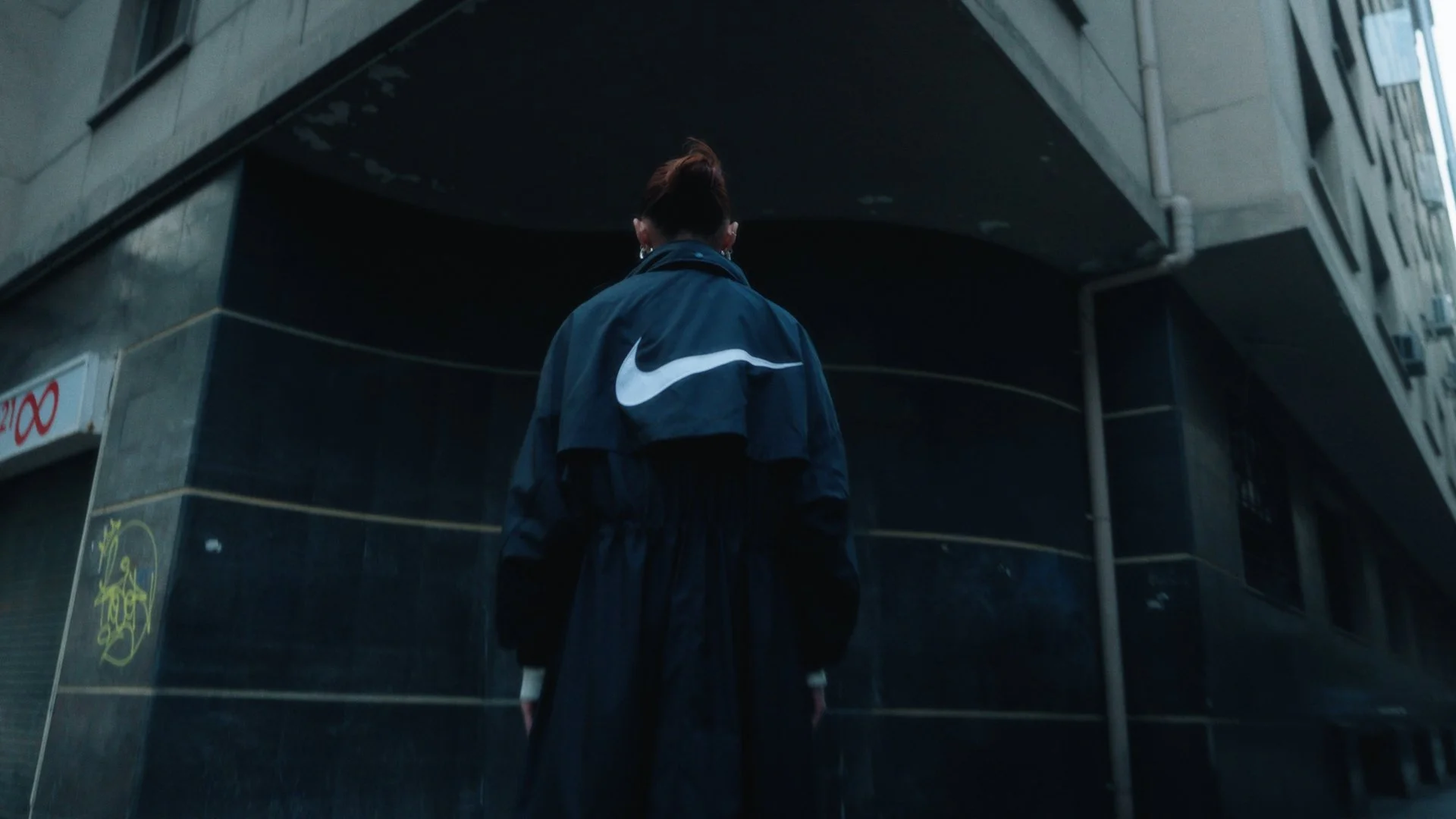 THE LINE - MADRE - ON - FULLHD - 16 9.00_00_09_00.Still014.jpg