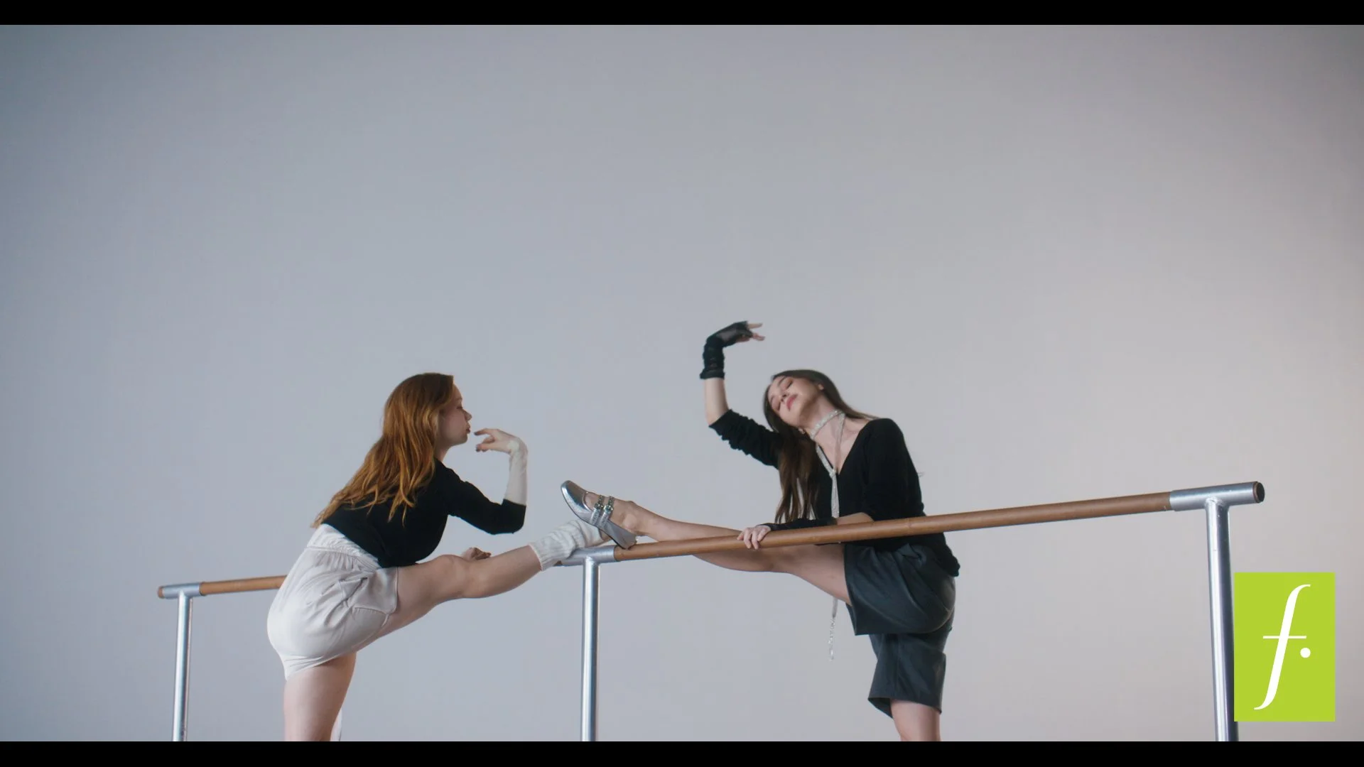 BALLERINAS - 16 9 - ONLINE.00_00_10_12.Still014.jpg