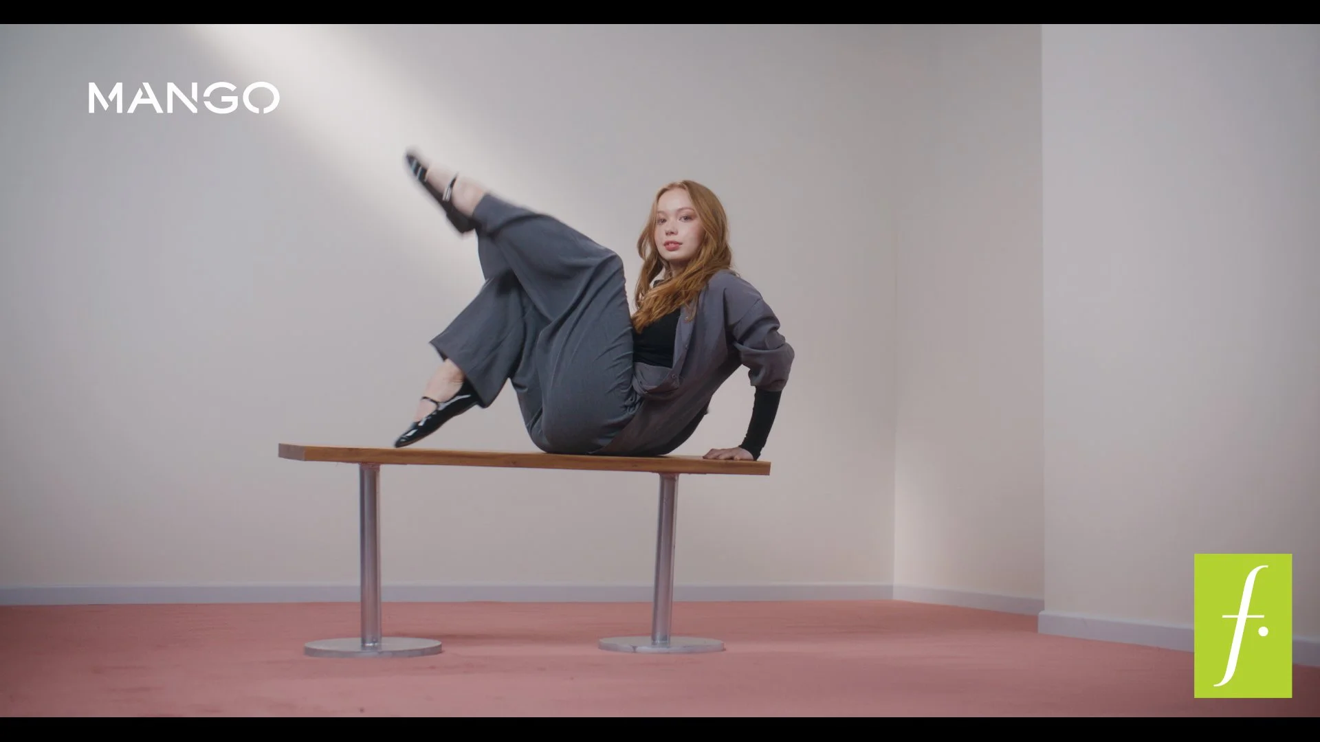 BALLERINAS - 16 9 - ONLINE.00_00_12_20.Still018.jpg