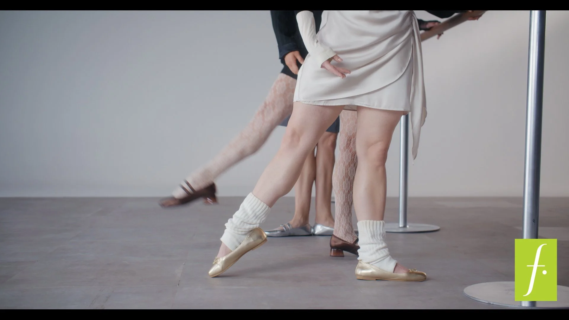 BALLERINAS - 16 9 - ONLINE.00_00_13_14.Still019.jpg