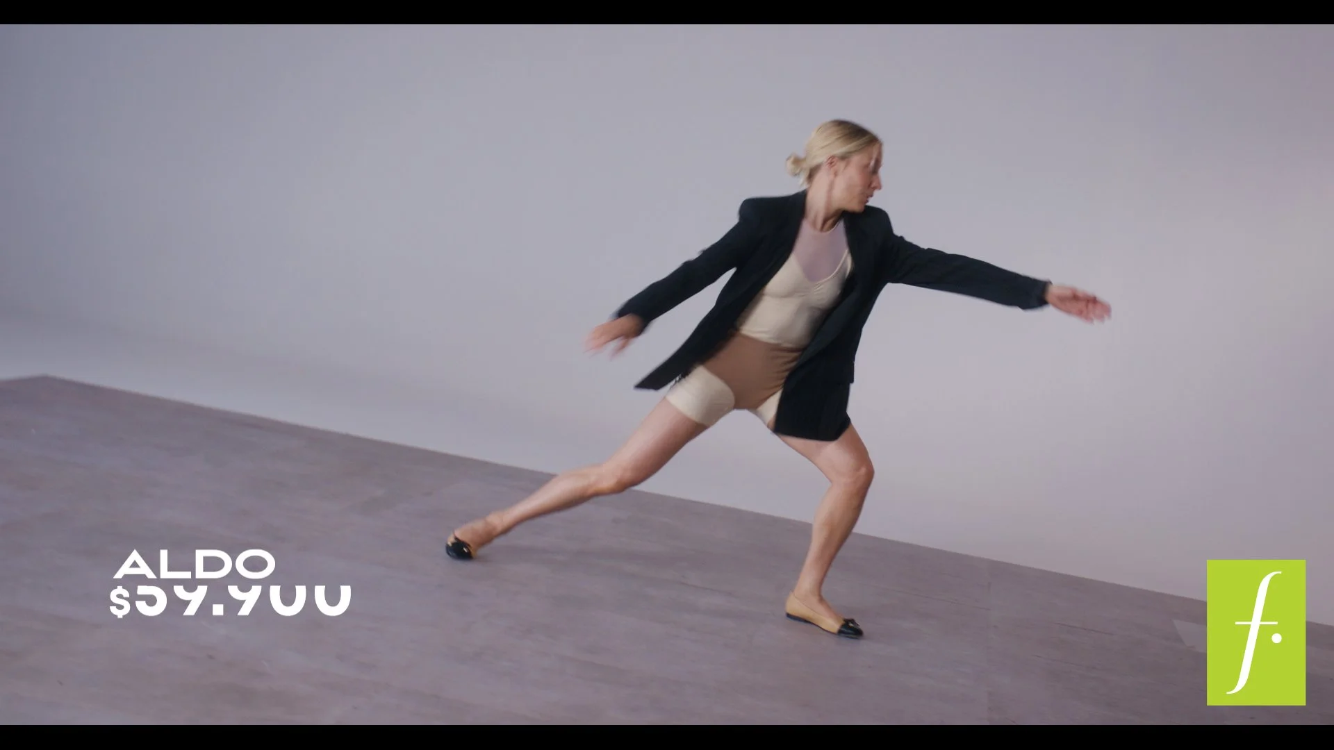 BALLERINAS - 16 9 - ONLINE.00_00_23_01.Still035.jpg