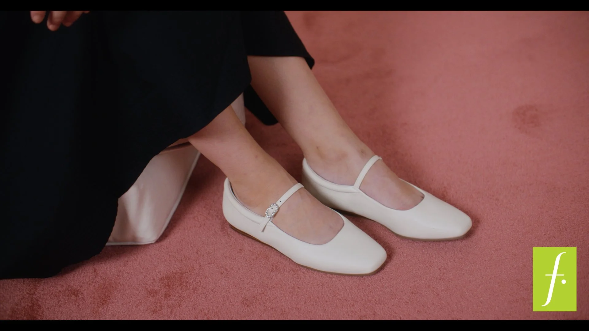 BALLERINAS - 16 9 - ONLINE.00_00_24_16.Still037.jpg