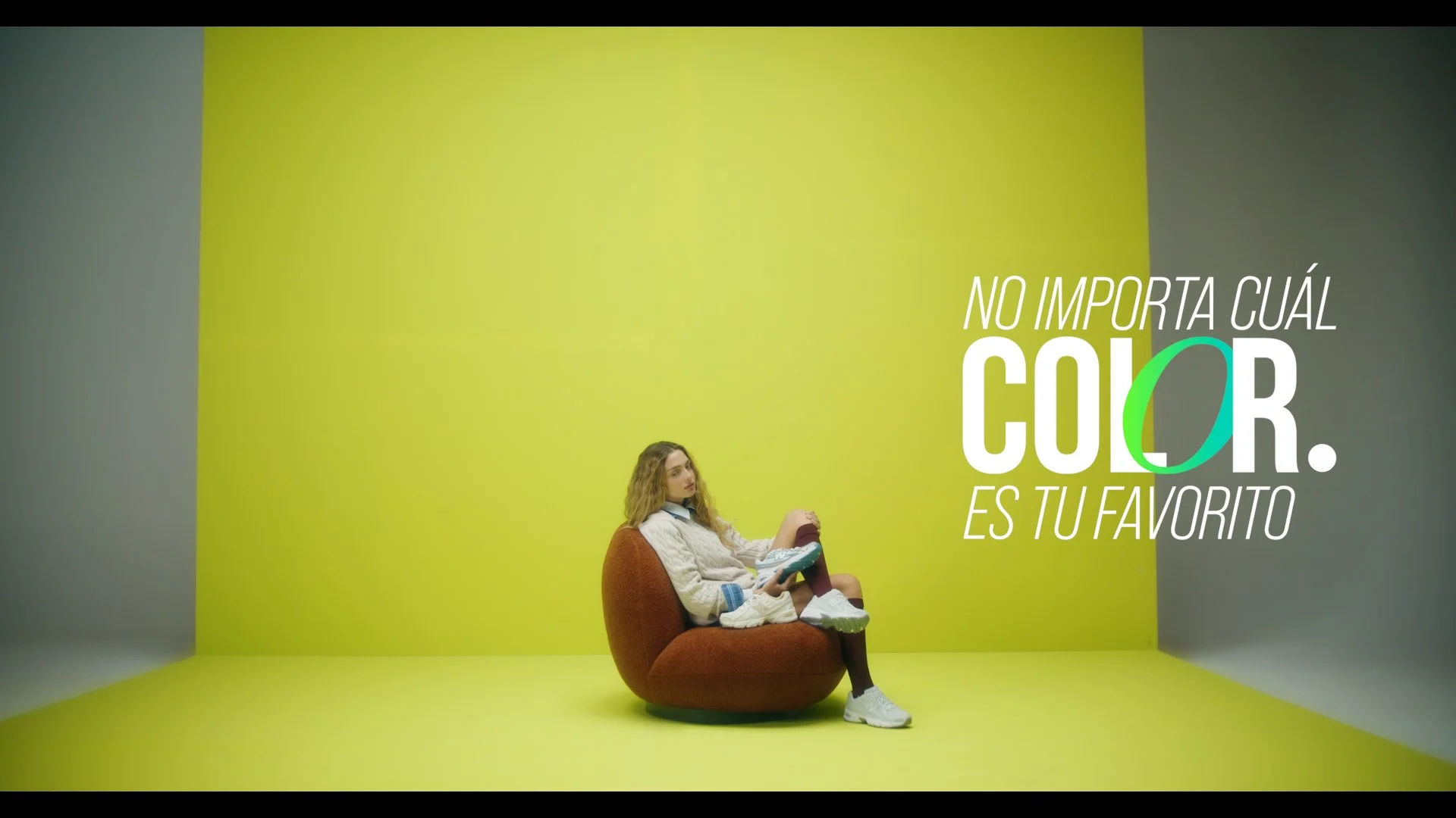 FALABELLA_SNEAKERC OLOR_ONLINE_SDA.00_00_02_18.Still034.jpg