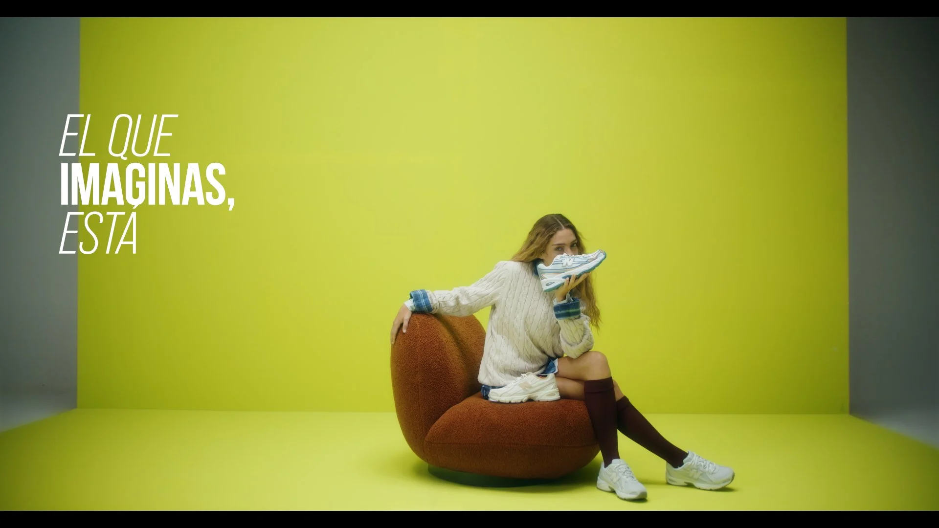 FALABELLA_SNEAKERC OLOR_ONLINE_SDA.00_00_15_12.Still057.jpg