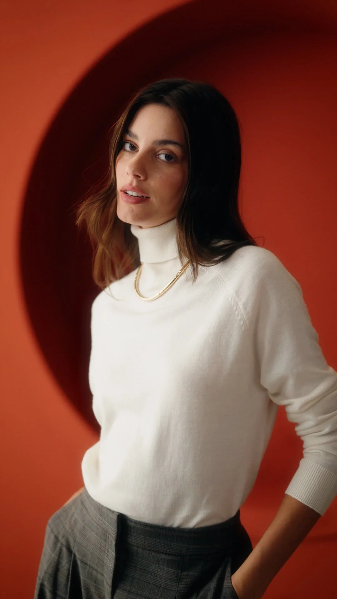 02 - ALANIZ LIMITED - ONLINE - V2.00_00_23_00.Still013.jpg