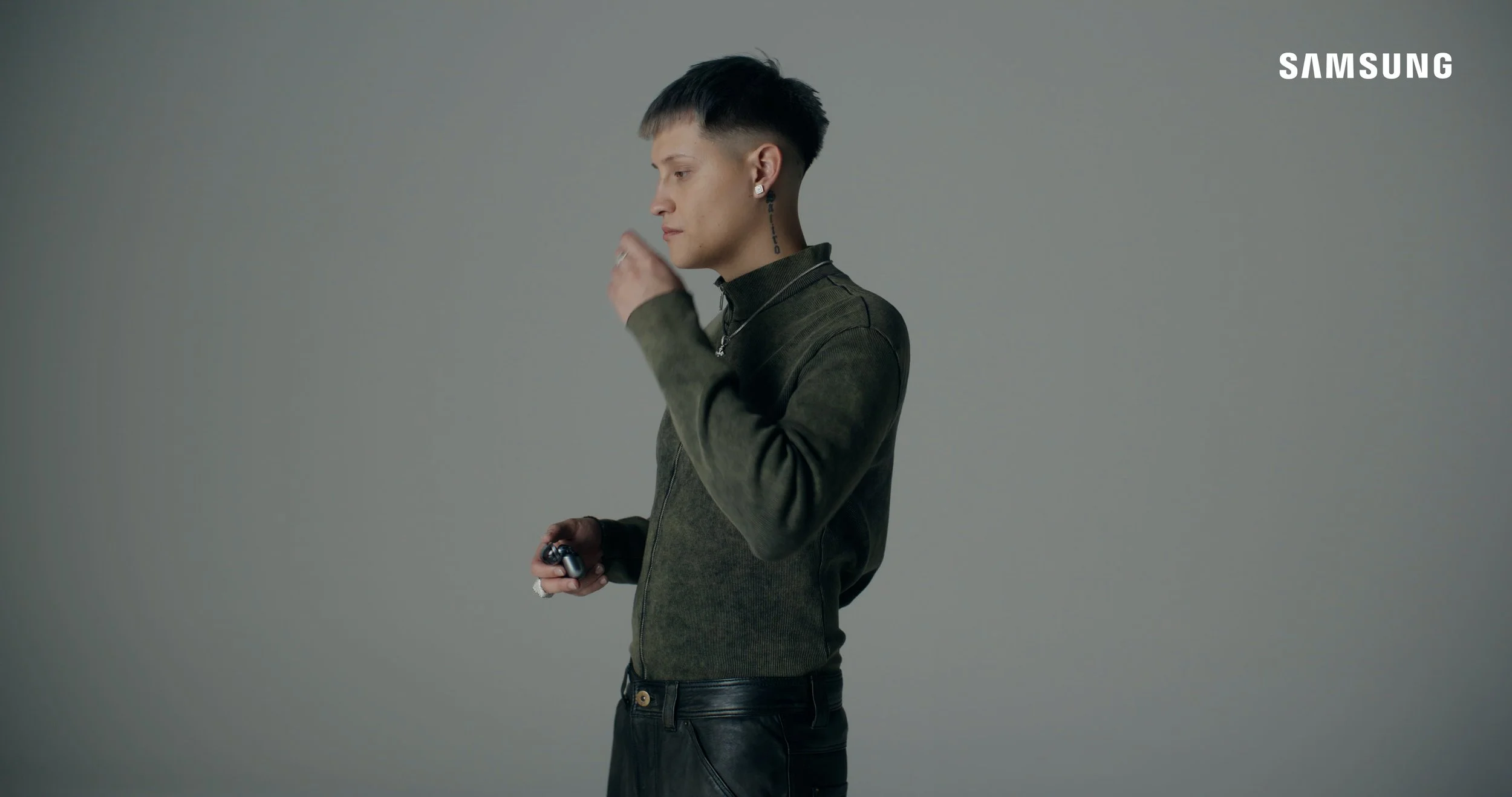 SMNG X KID - ONLINE - SDA.00_00_27_05.Still036.jpg