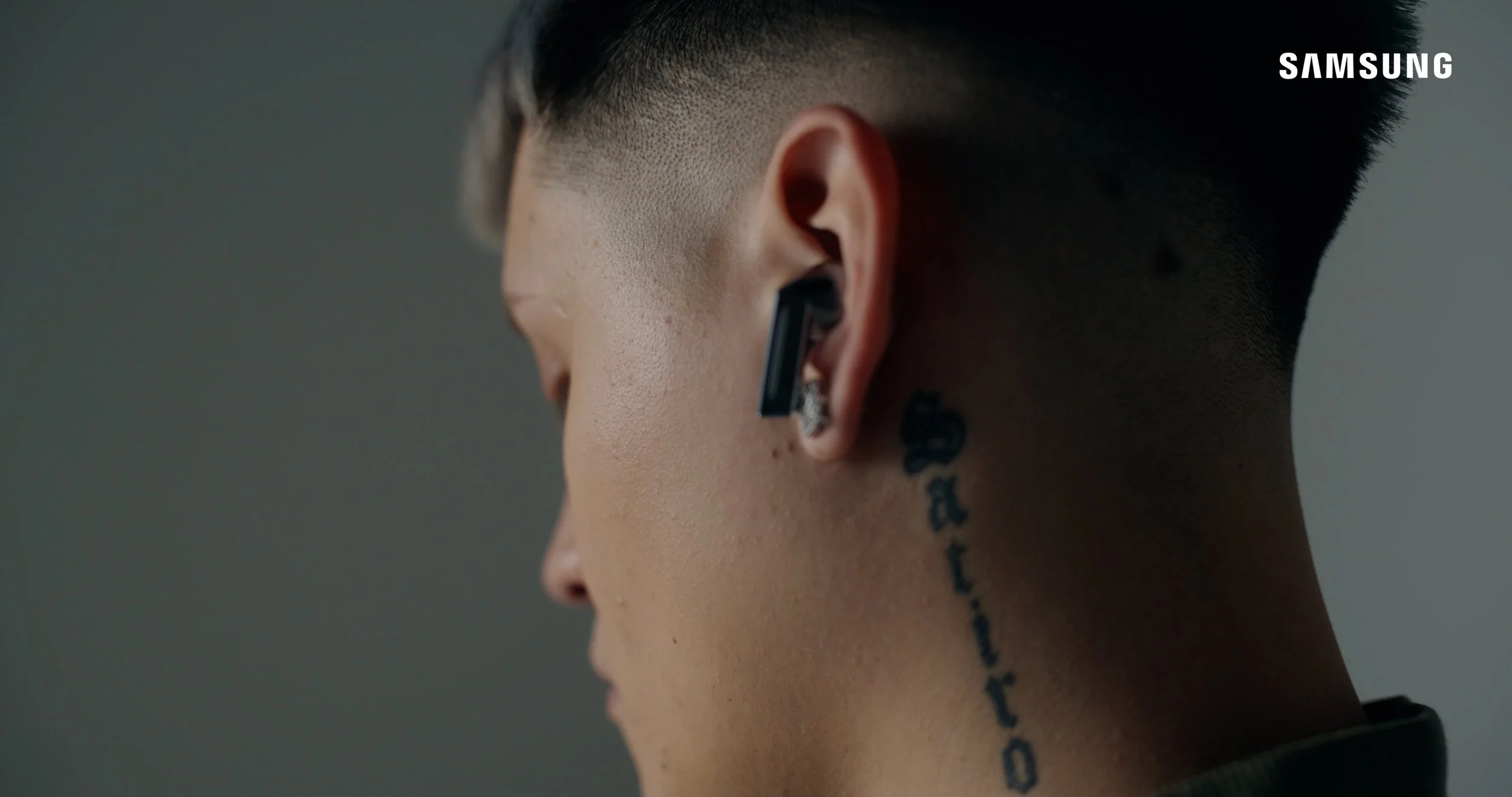 SMNG X KID - ONLINE - SDA.00_00_28_08.Still037.jpg