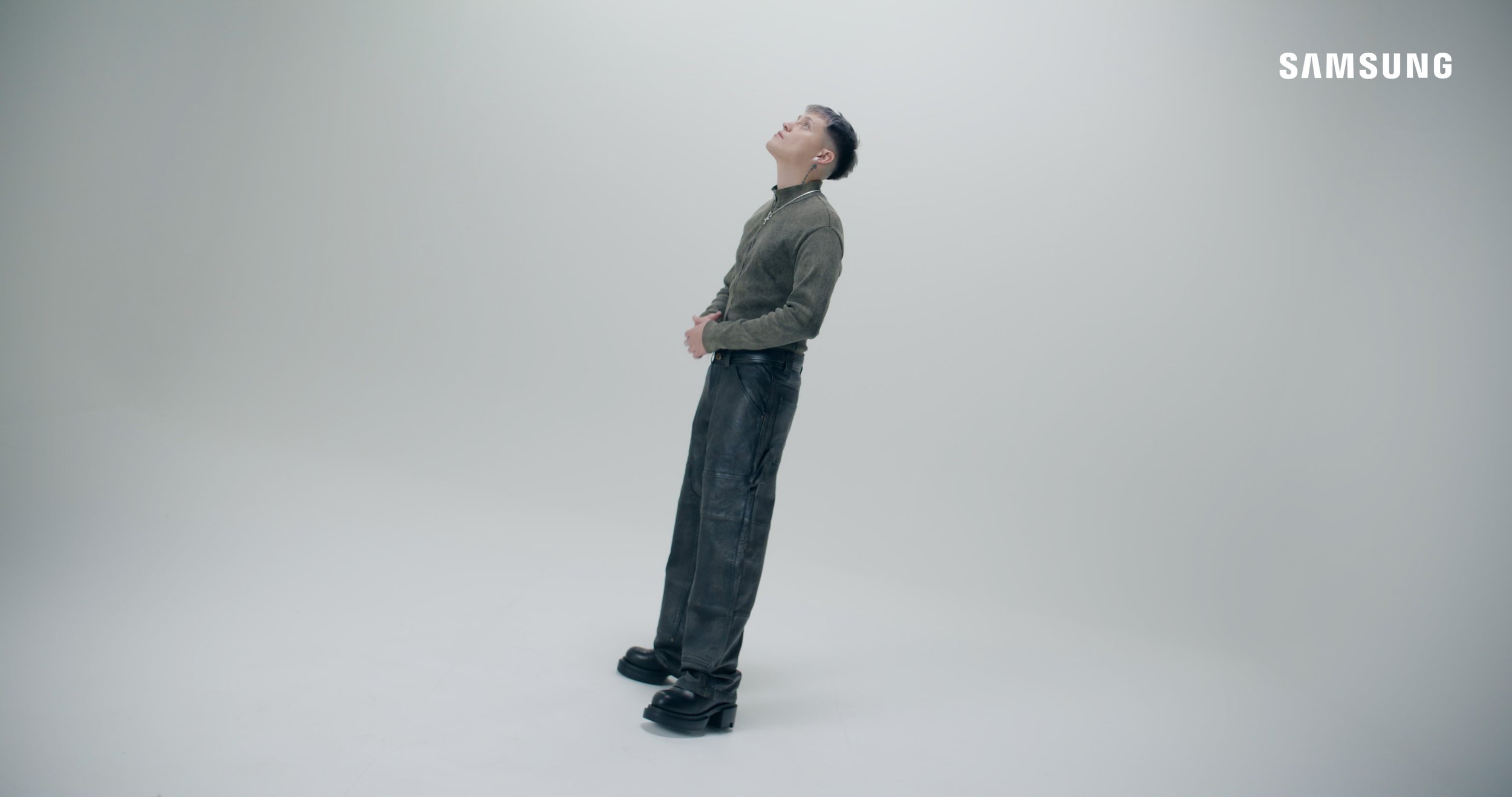 SMNG X KID - ONLINE - SDA.00_00_36_17.Still049.jpg