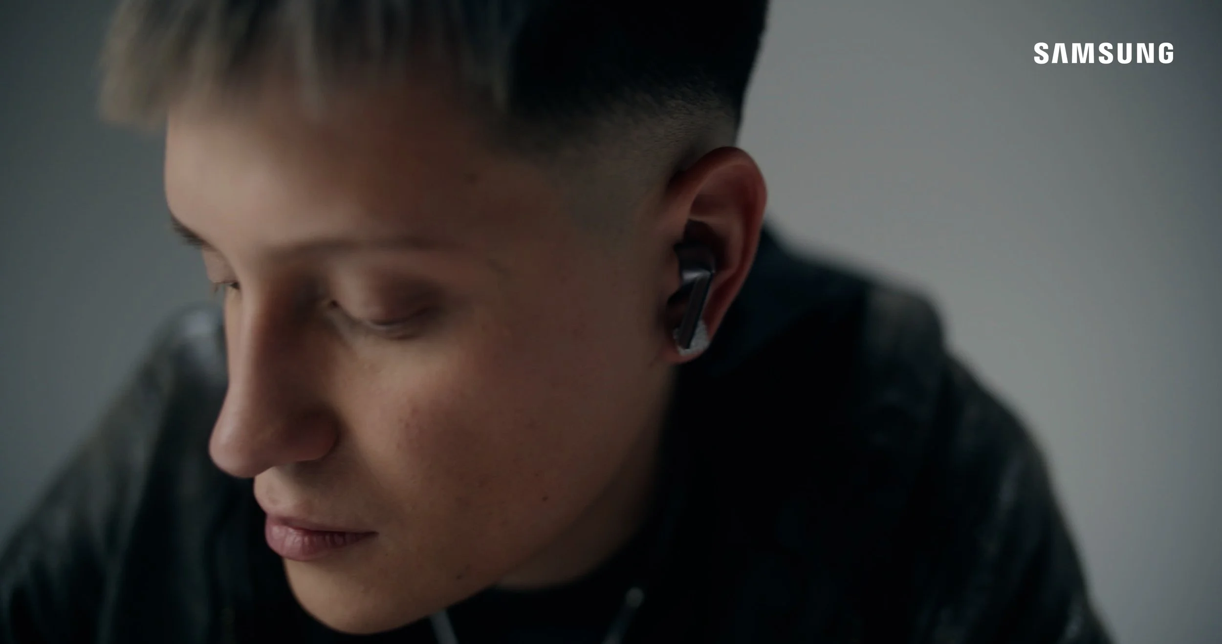 SMNG X KID - ONLINE - SDA.00_00_37_05.Still050.jpg