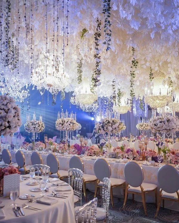 Wedding at Manila Marriott Hotel in the Philippines. Photo by Adrian Ardiente .