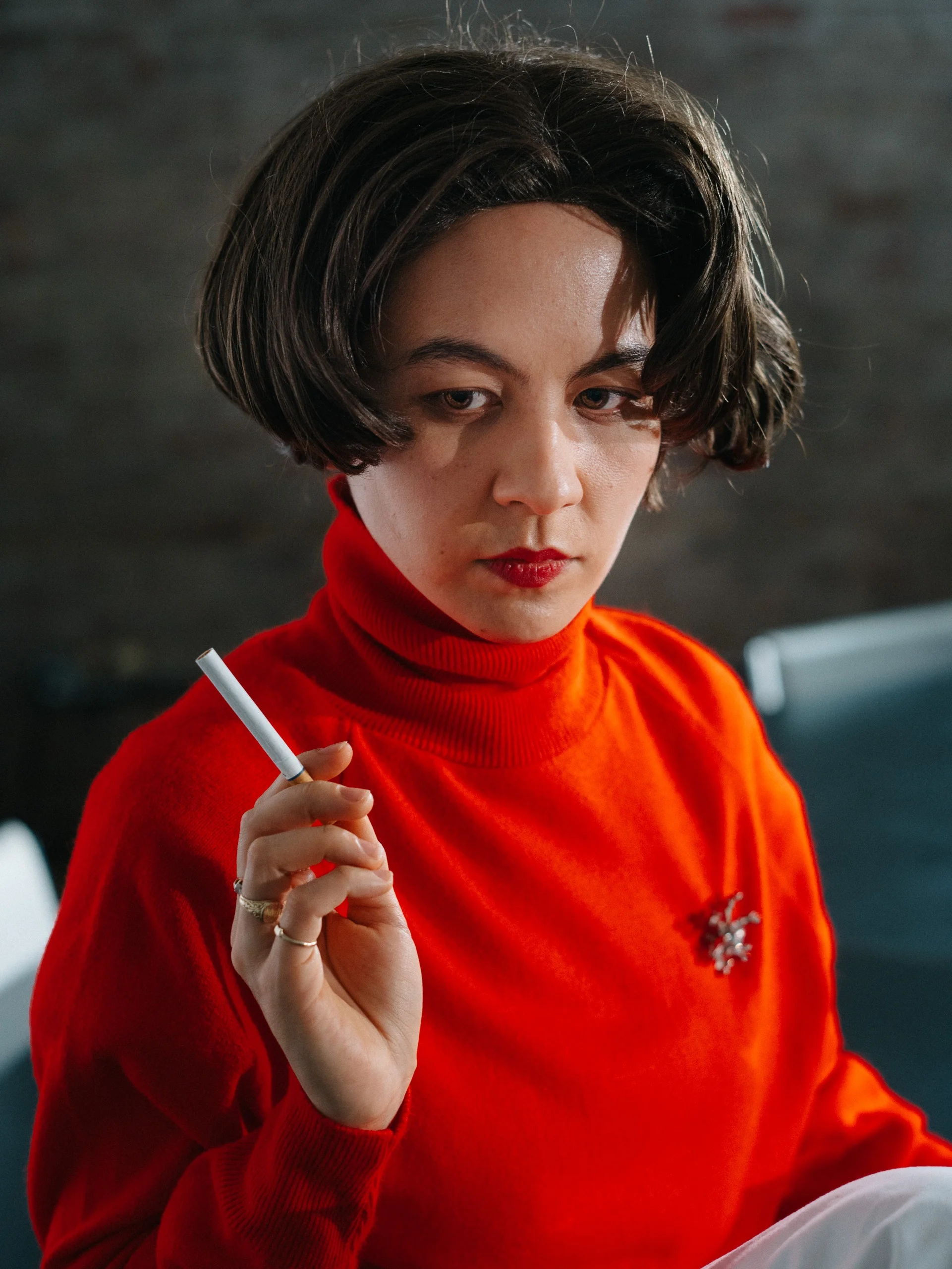 Alison M. Kobayashi embodies various character from the recordings, giving them life. Top: Kobayashi shares sounds from her curious wire recorder. Photographs by Yuri Pires Tavares.