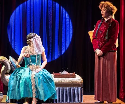 Xu with Kimiye Corwin (left) as the Heiress.