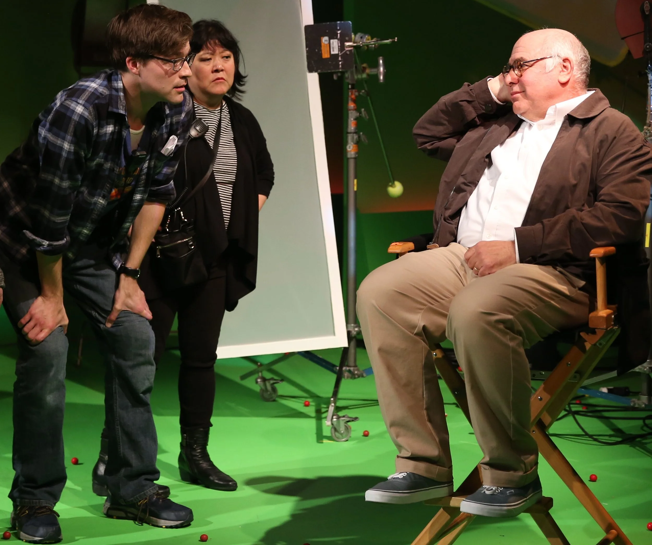 George Hampe (left) plays Rob, a television commercial special-effects assistant, Ann Harada is Alice, the commercial’s assistant director, and David Wohl plays director Errol Morris, the Academy Award–winning documentarian, in Rob Ackerman’s workplace comedy, Dropping Gumballs on Luke Wilson .