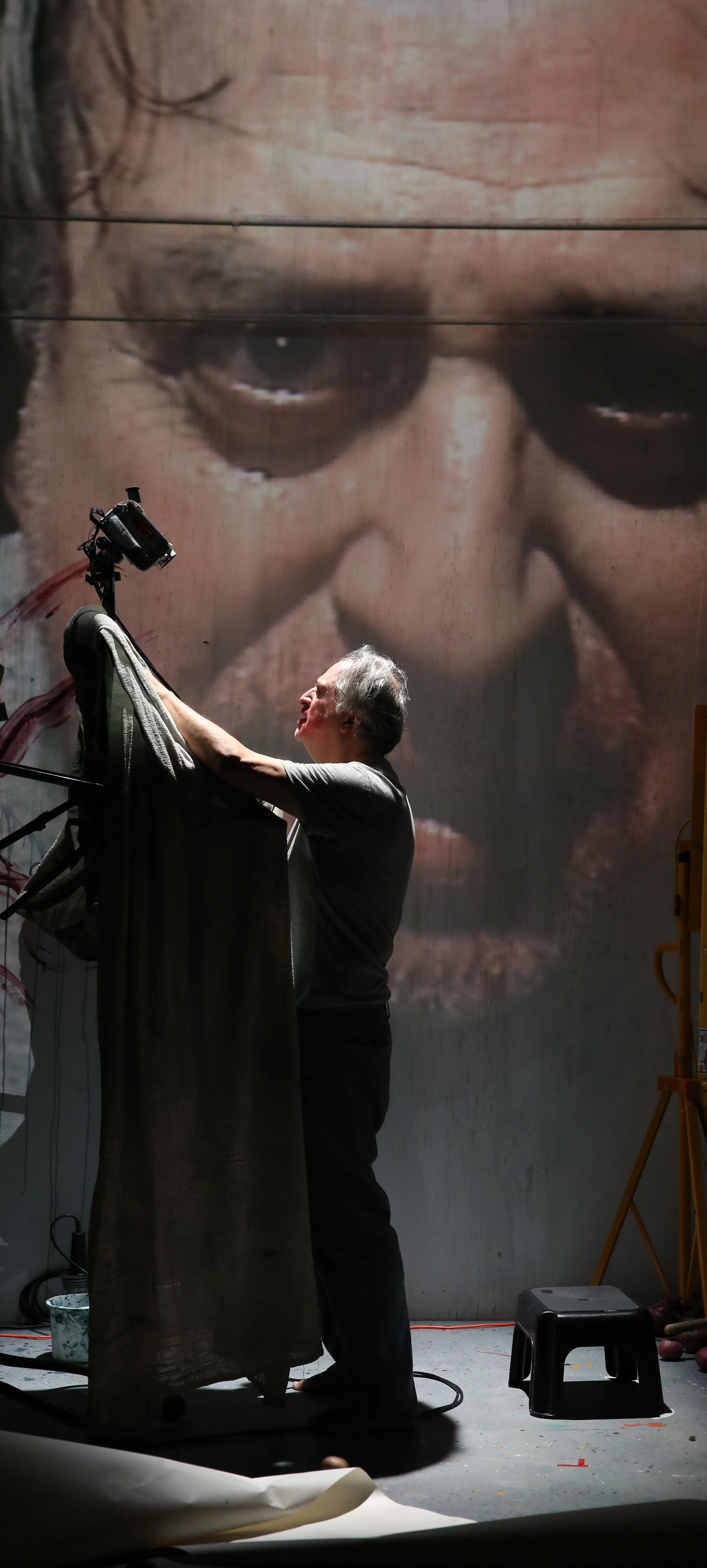 An in situ camera captures the tragicomic expressions of Man (Townsend) as he narrates about love and loss. Photographs by Carol Rosegg.