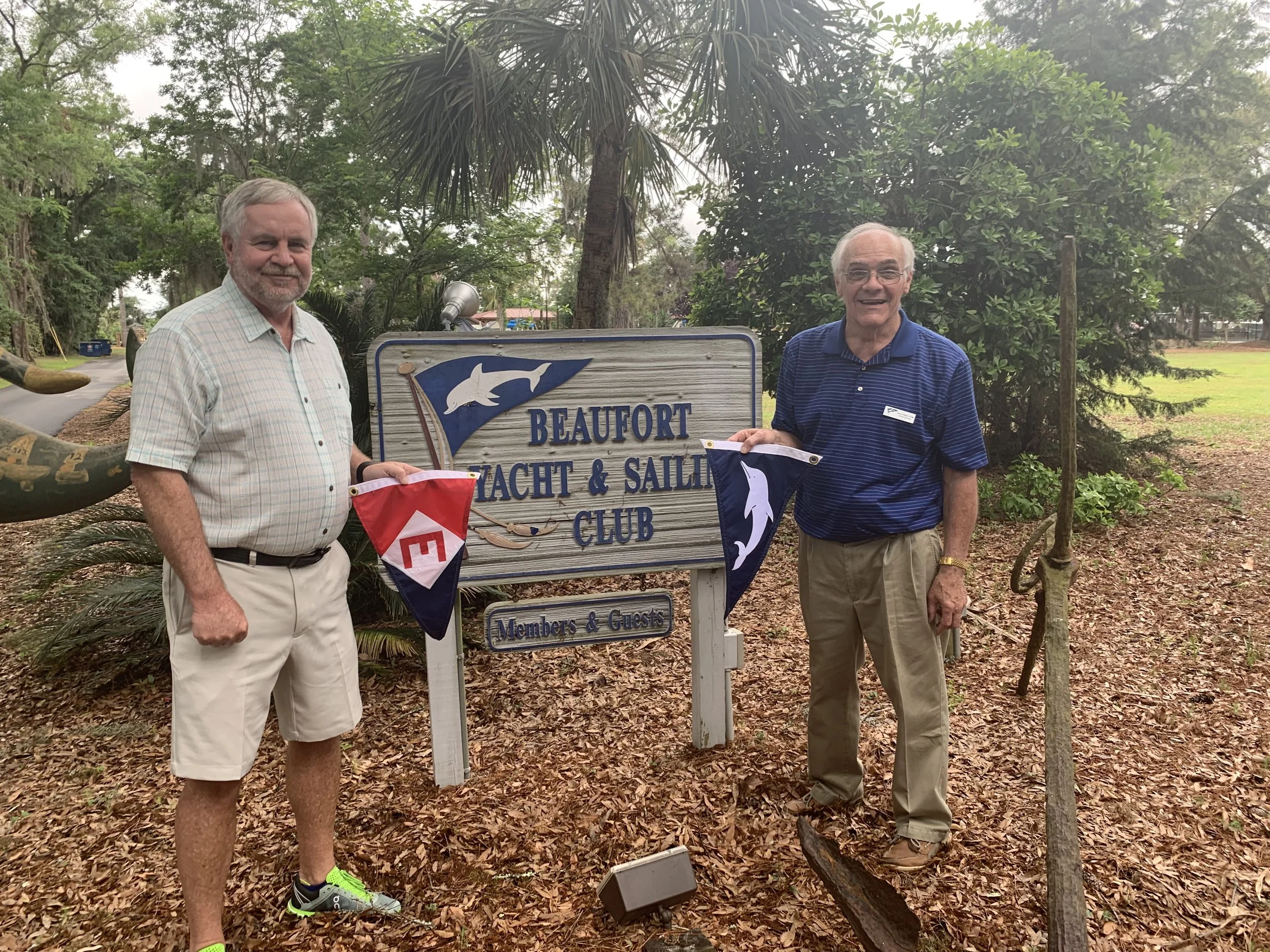 Richard Johnson exchanges burgees with the Commodore of Beaufort Yacht & Sailing Club in South Carolina