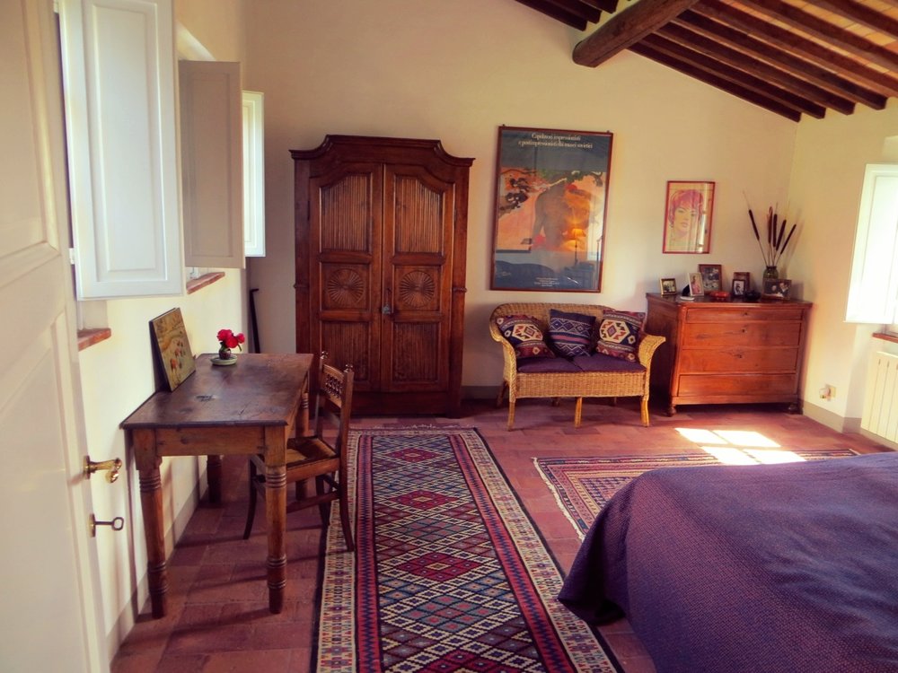 Bedrooms Tuscan Vacation Home Close To Lucca The Sea Bedrooms Tuscan Vacation Home Close, Master Bedroom Writing Desk