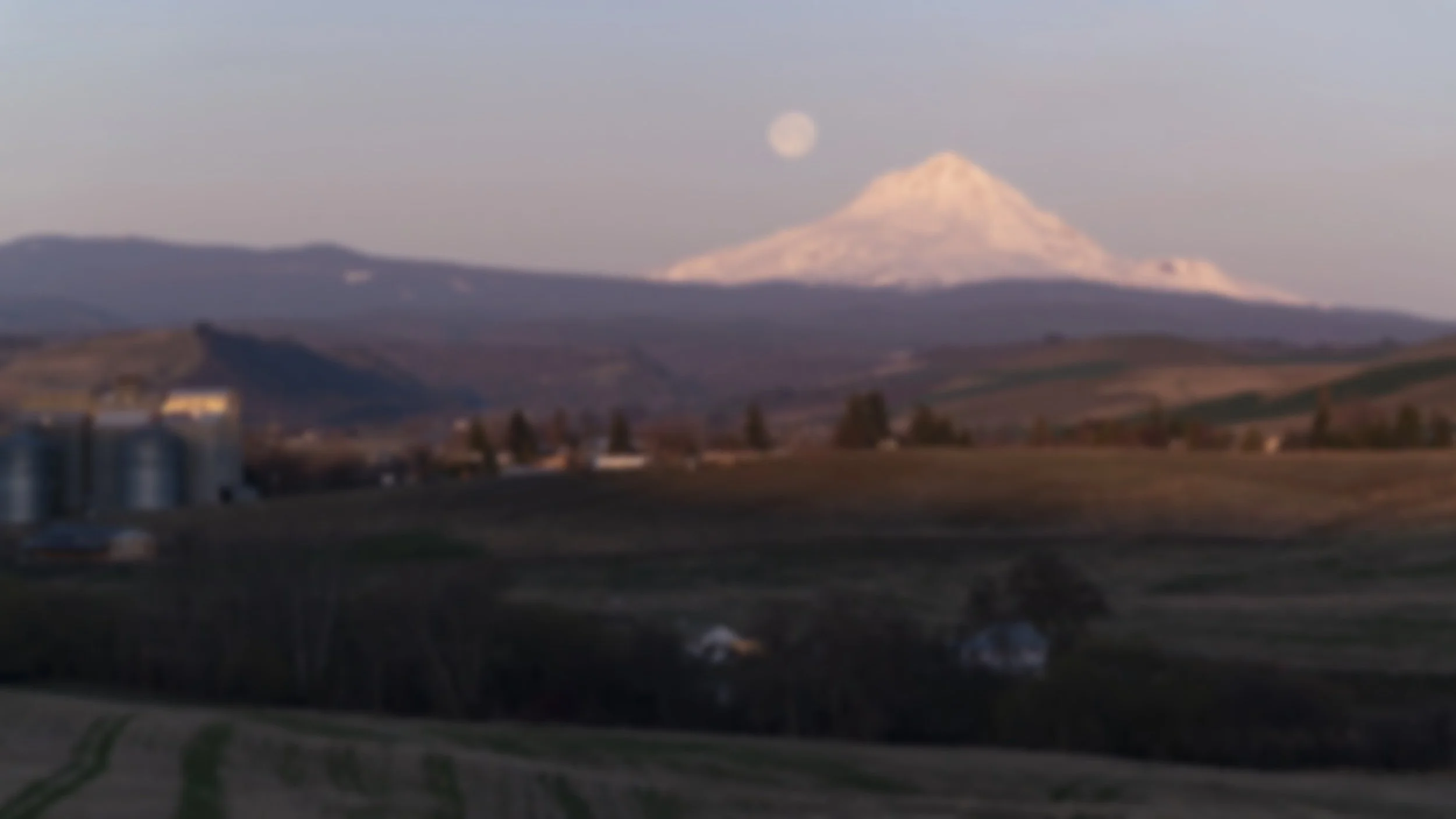 Mt Hood Territory Moonset