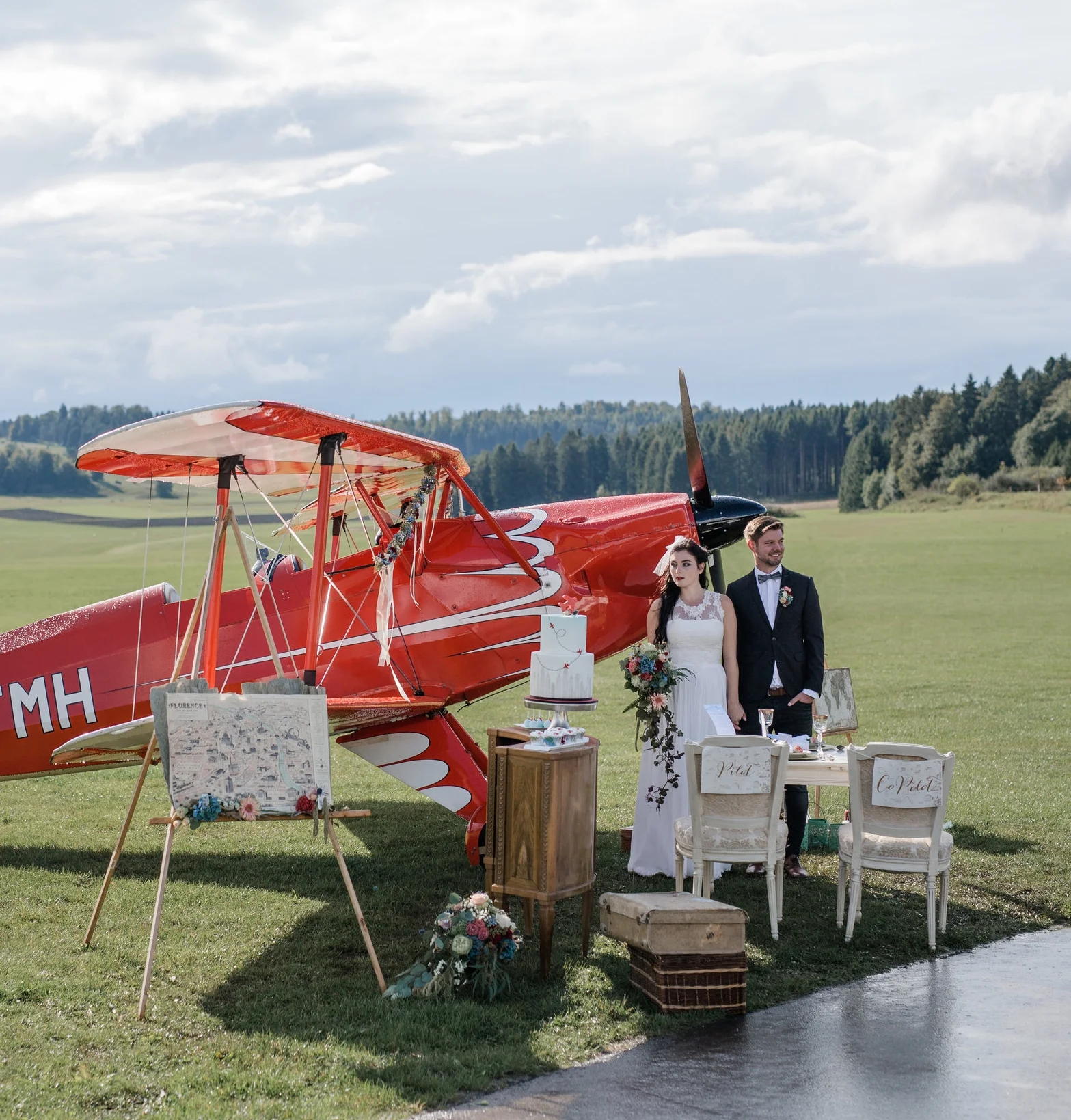 Über den Wolken Hochzeitshooting auf der Alb  - im siebten Himmel schweben