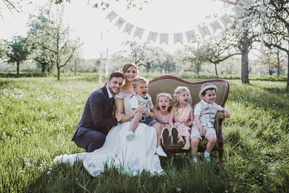 Apfelblütenhochzeit mitten im Frühling