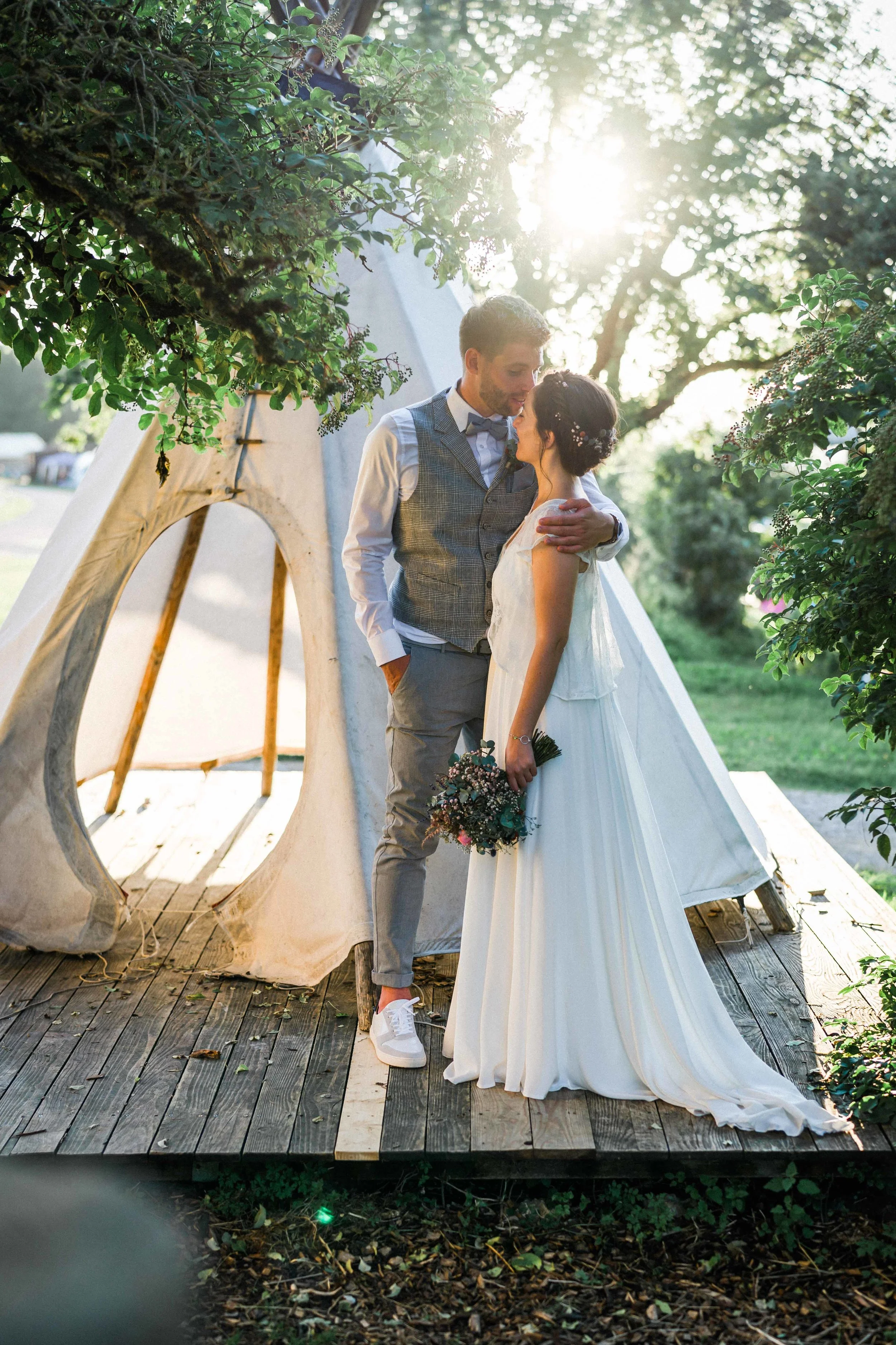 Eine wunderschöne Vintage-Boho Hochzeit auf der Hopfenburg bei Münsingen