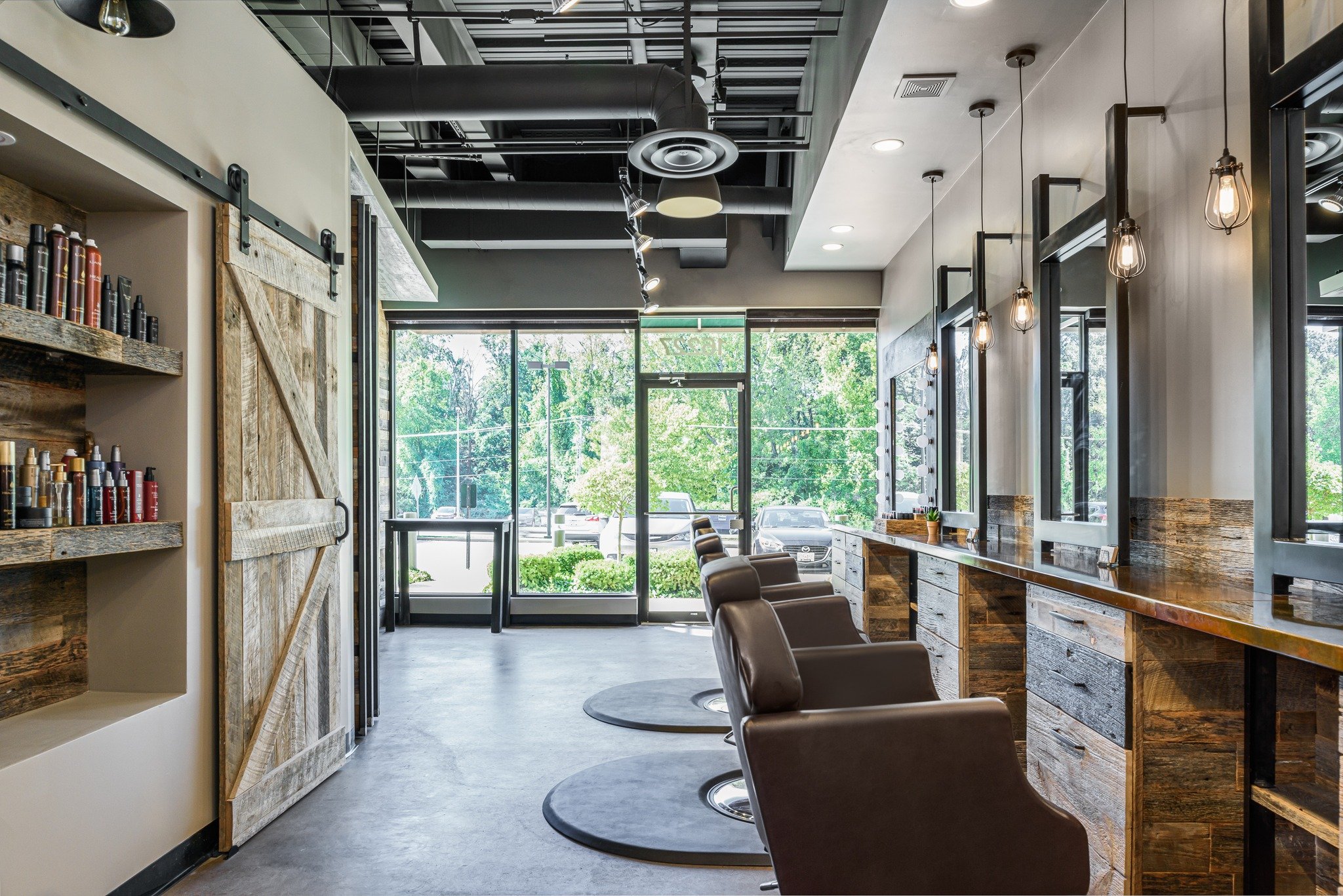 See how LU Design Build transformed this salon into a haven of modern elegance and functionality. From sleek styling stations to chic decor, every detail is crafted to inspire beauty. #SalonUpgrade #ludesignbuild #interiordesign 
Designer: @jennifer_